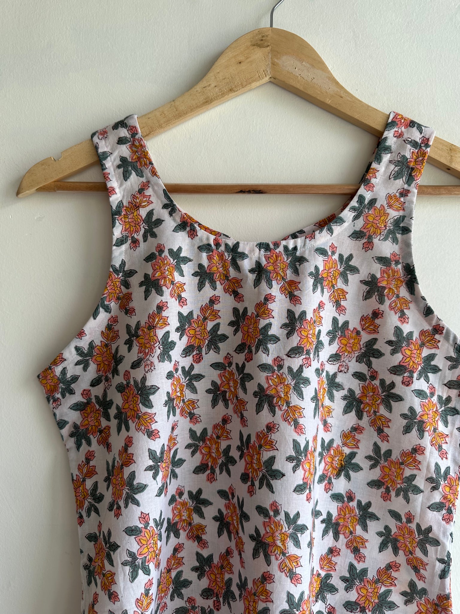 Sleeveless kurti