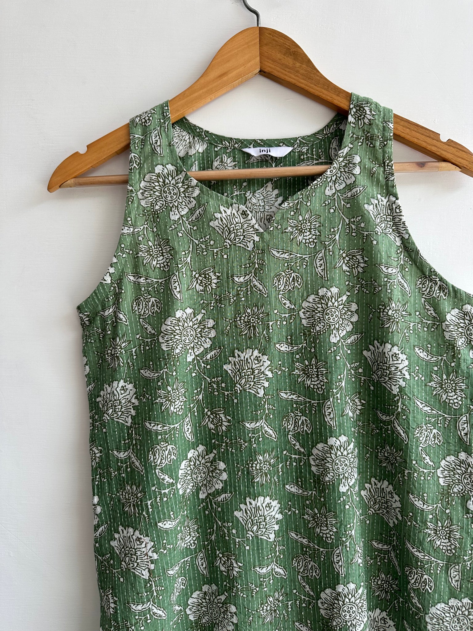 Sleeveless kurta (kantha fabric)