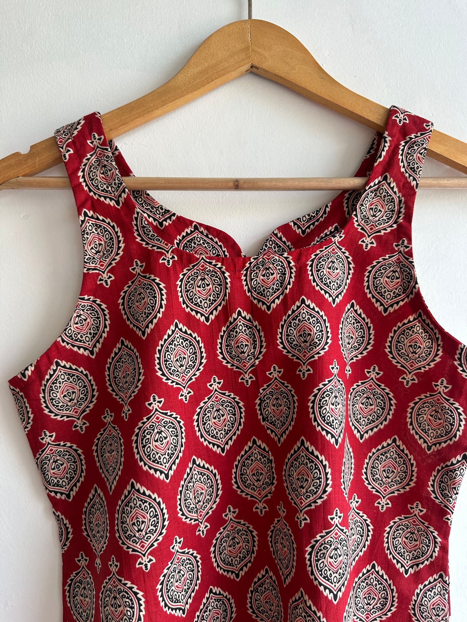 Sleeveless kurti