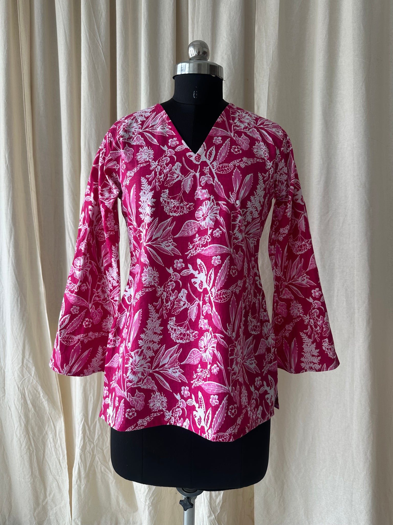 Flared sleeves tunic