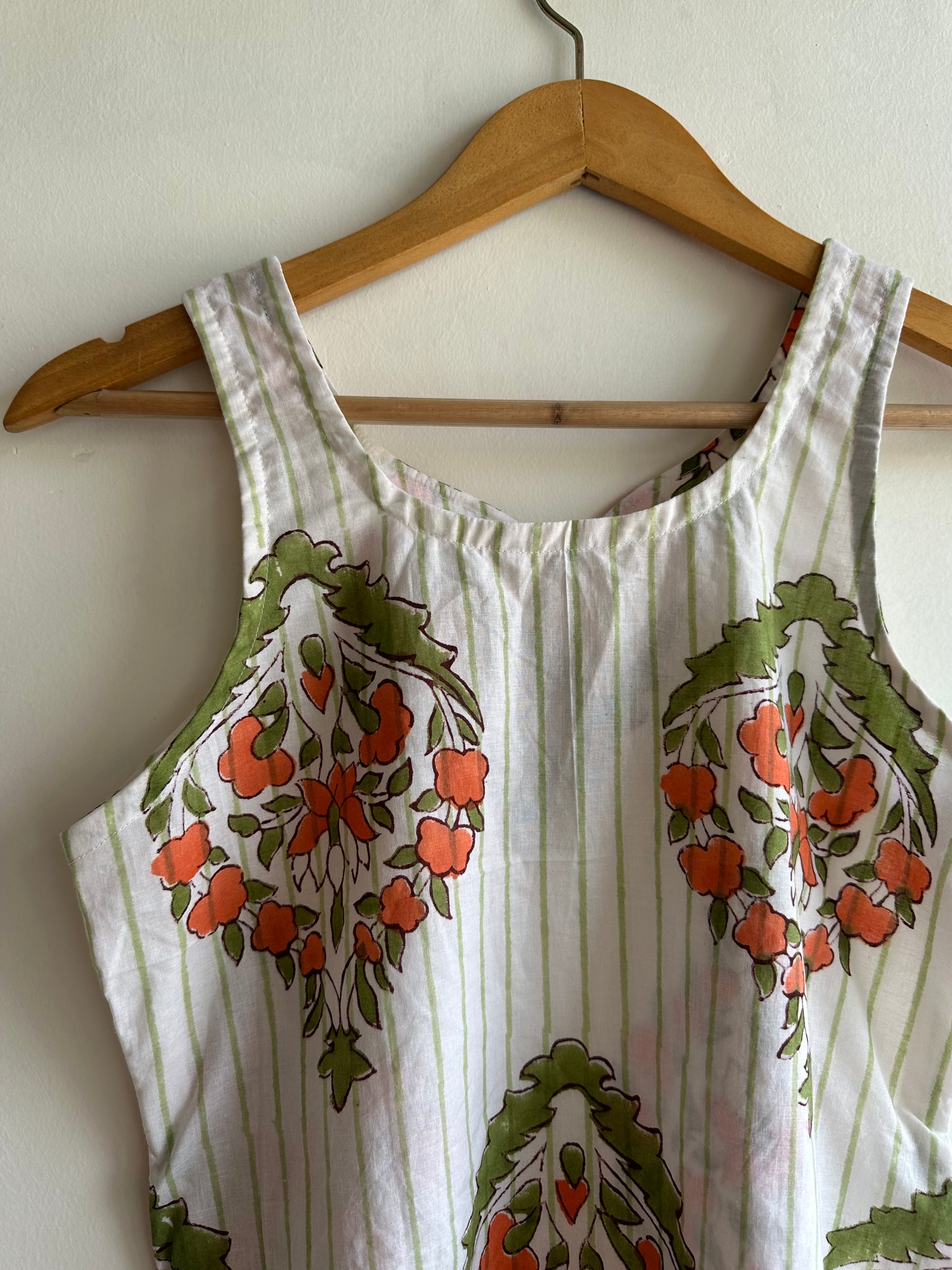 Sleeveless kurti