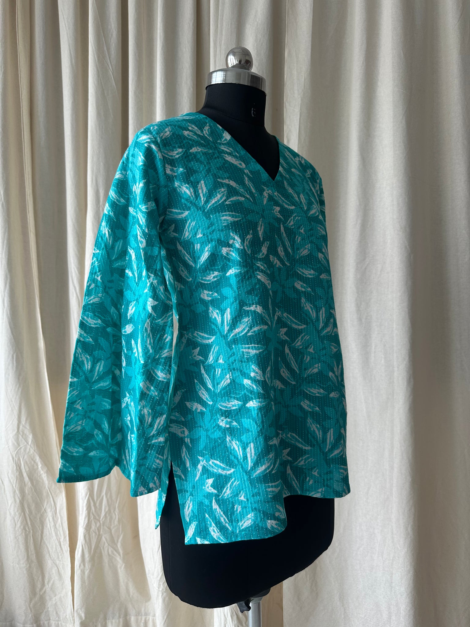 Flared sleeves tunic (kantha fabric)