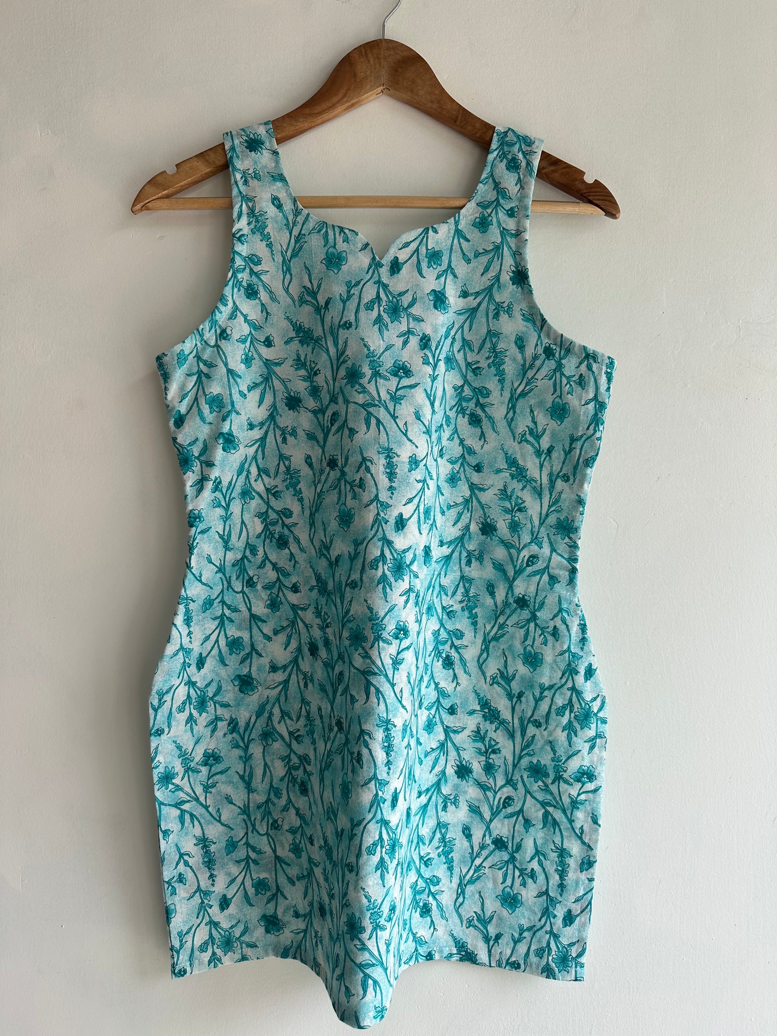Sleeveless kurti