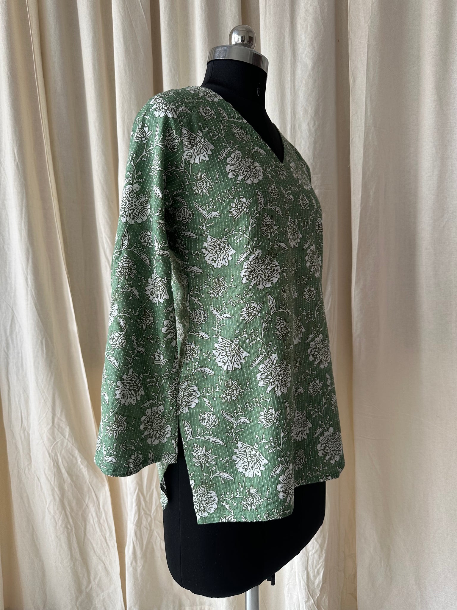 Flared sleeves tunic (kantha fabric)