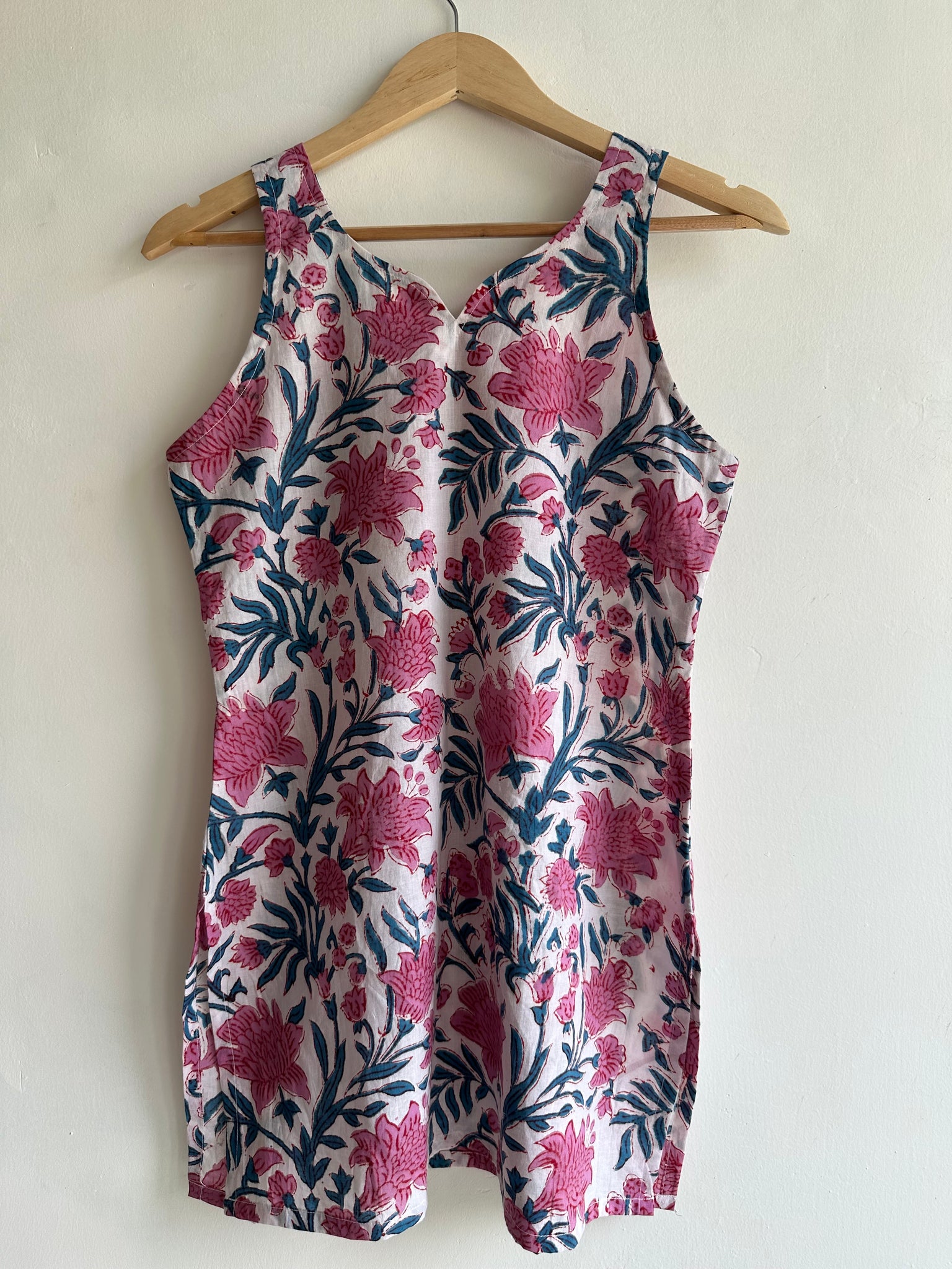 Sleeveless kurti