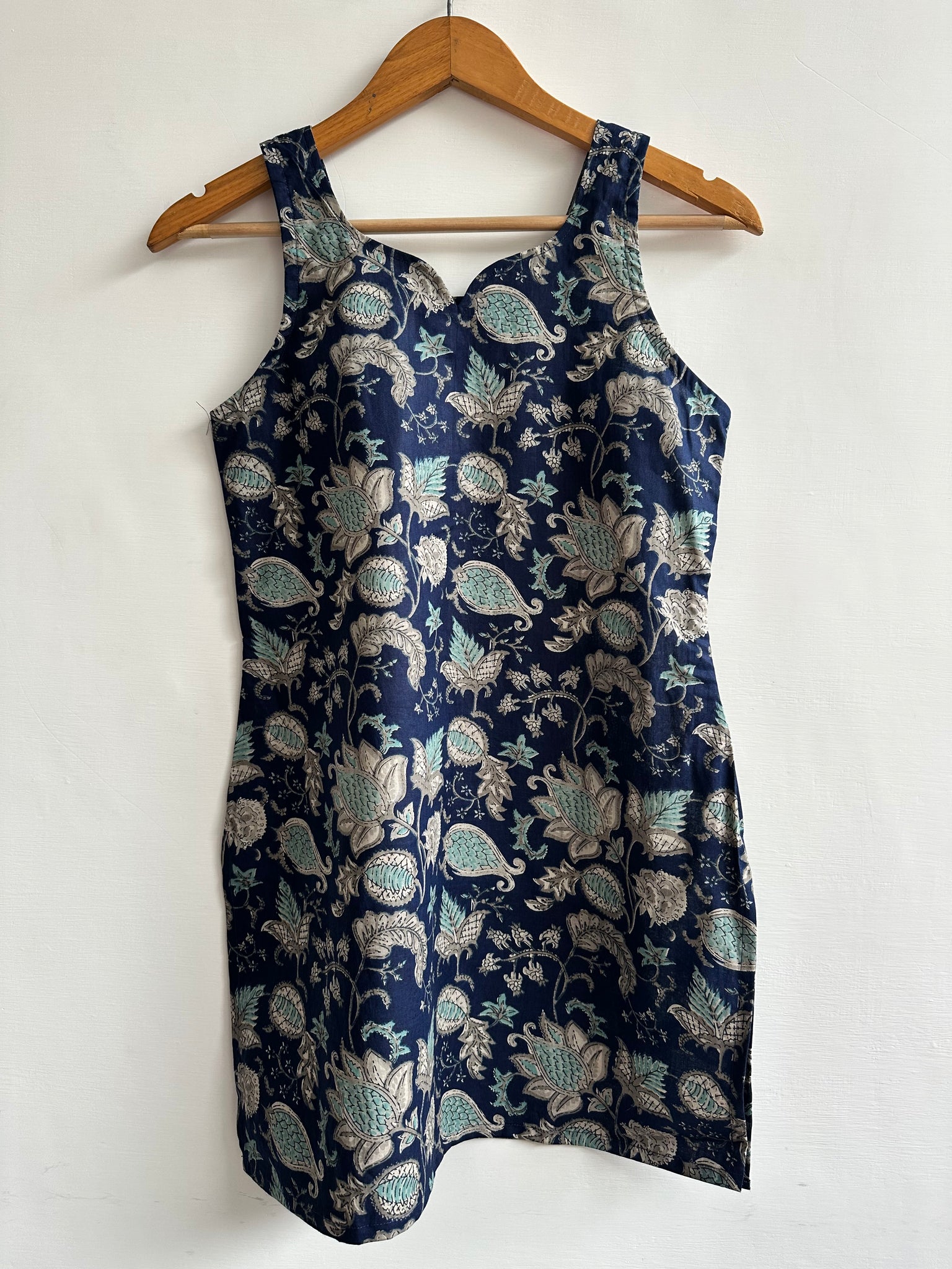 Sleeveless kurti