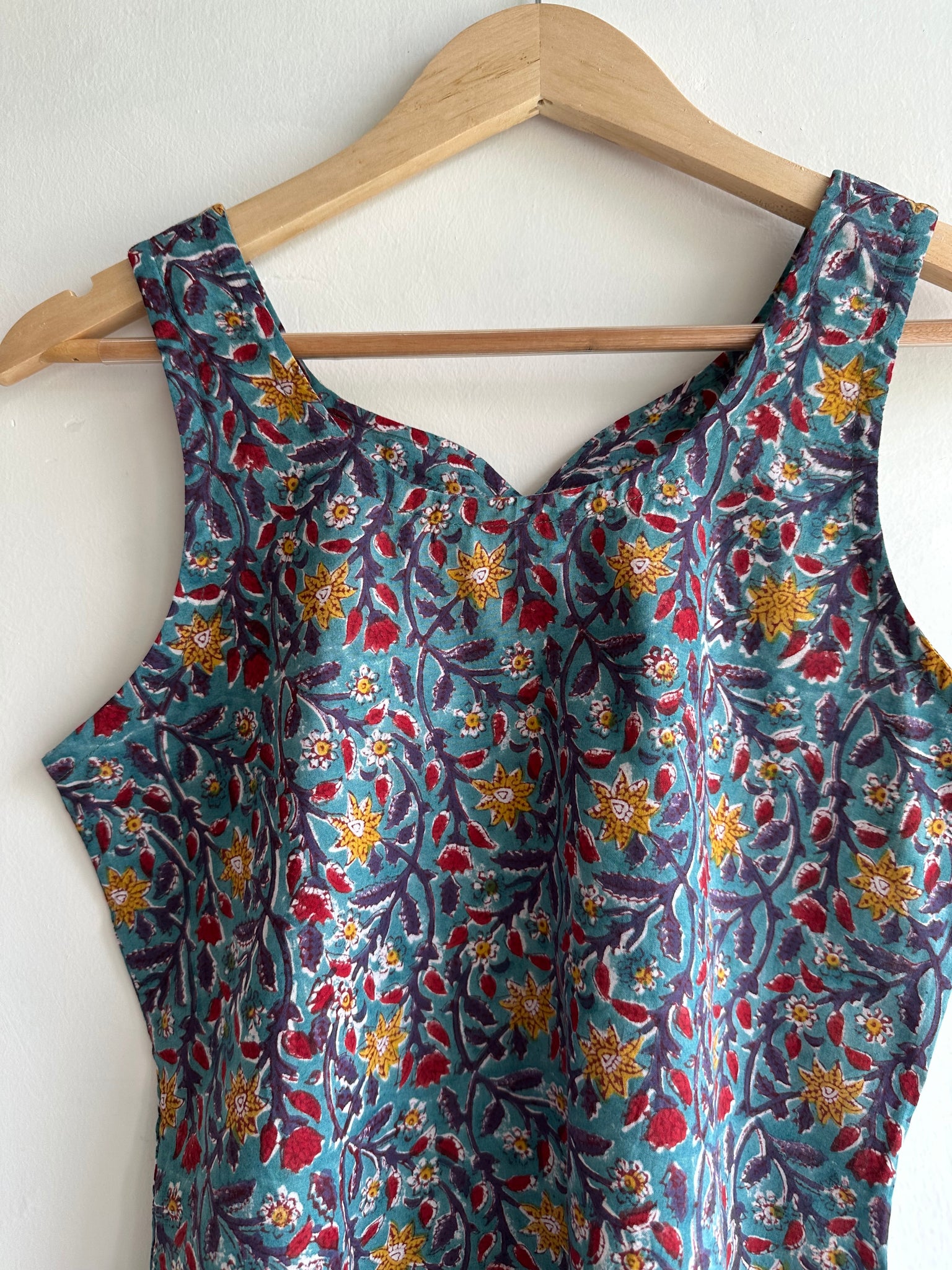 Sleeveless kurti