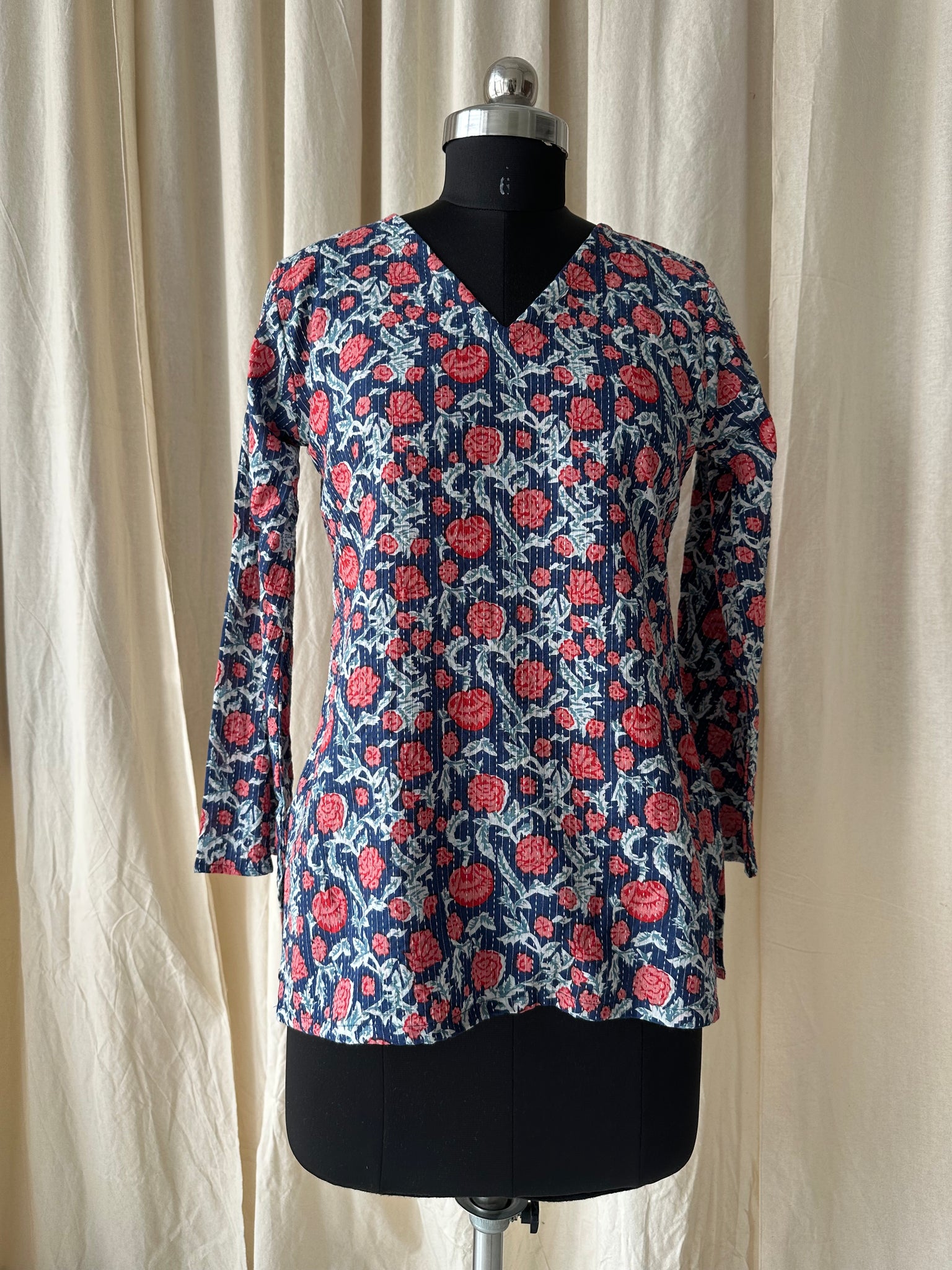 Flared sleeves tunic (kantha fabric)