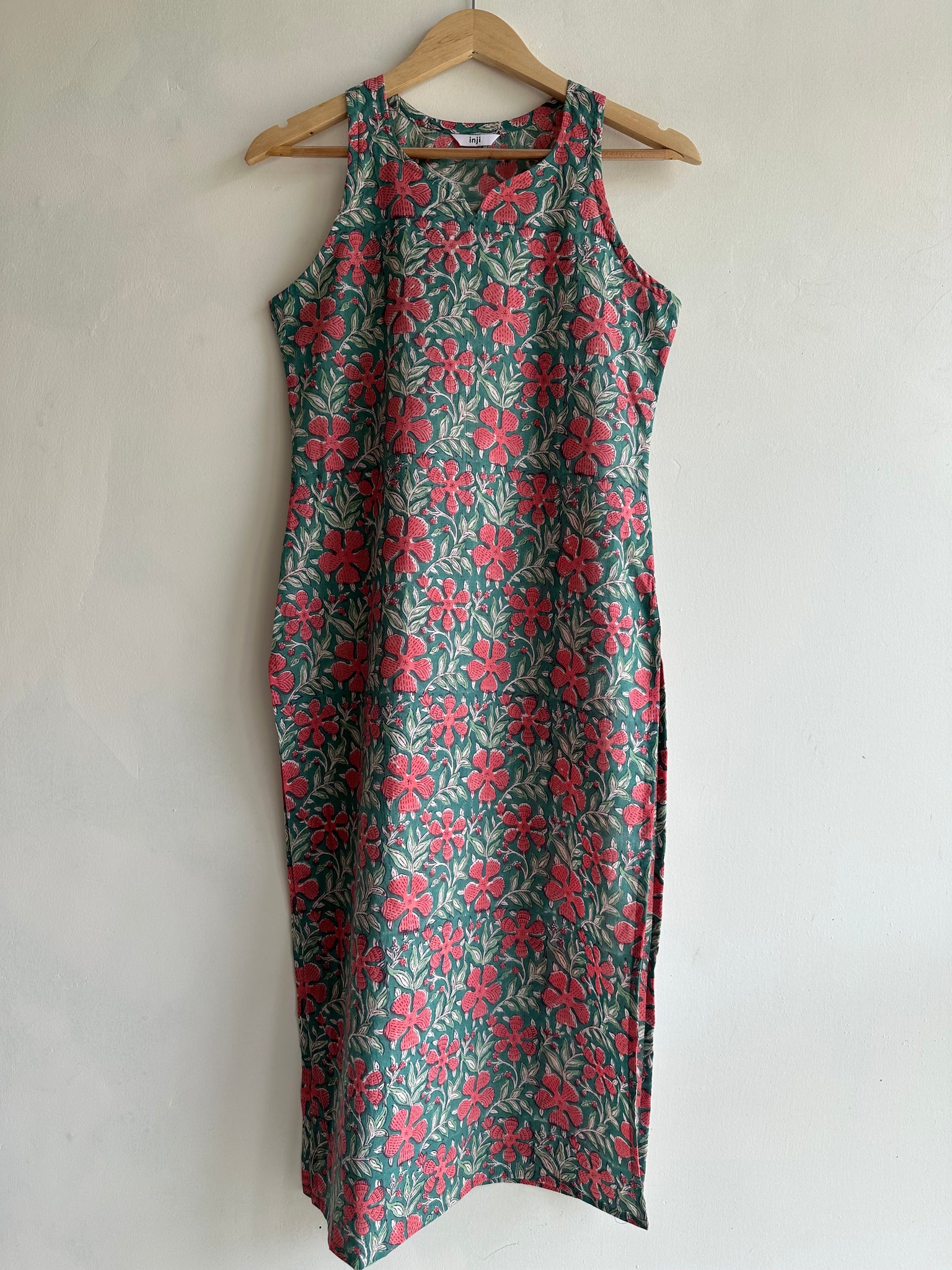 Sleeveless kurta
