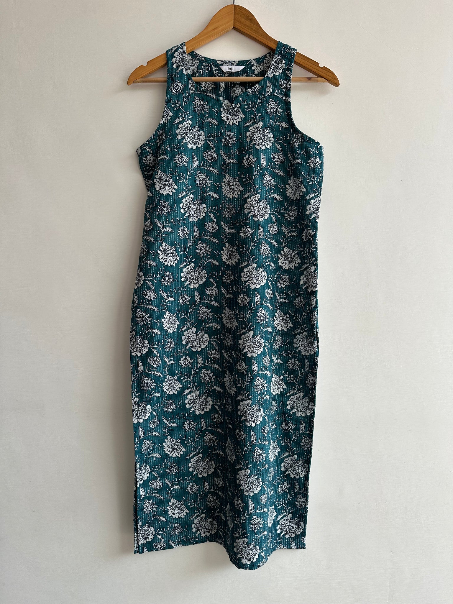 Sleeveless kurta (kantha fabric)