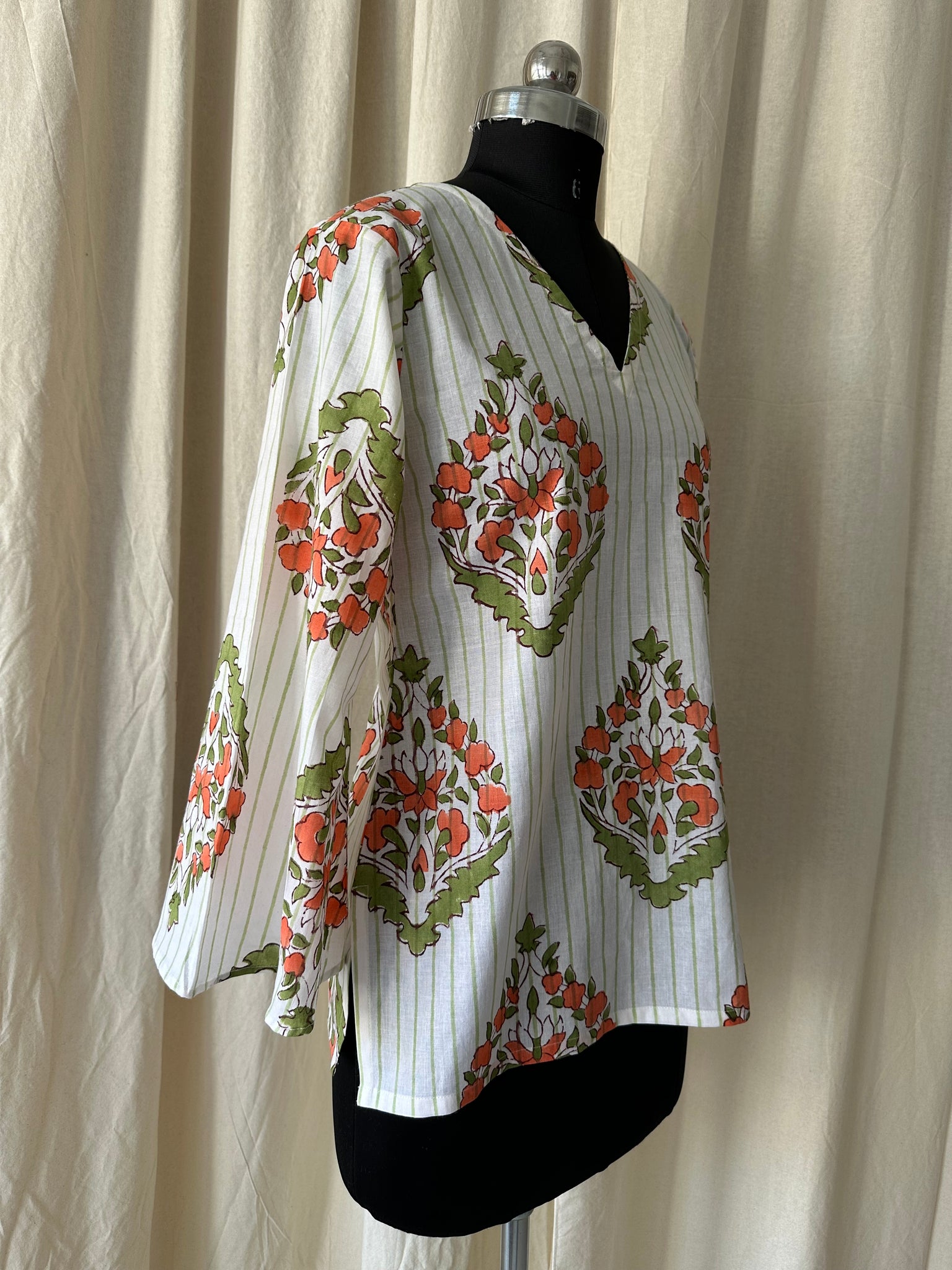 Flared sleeves tunic