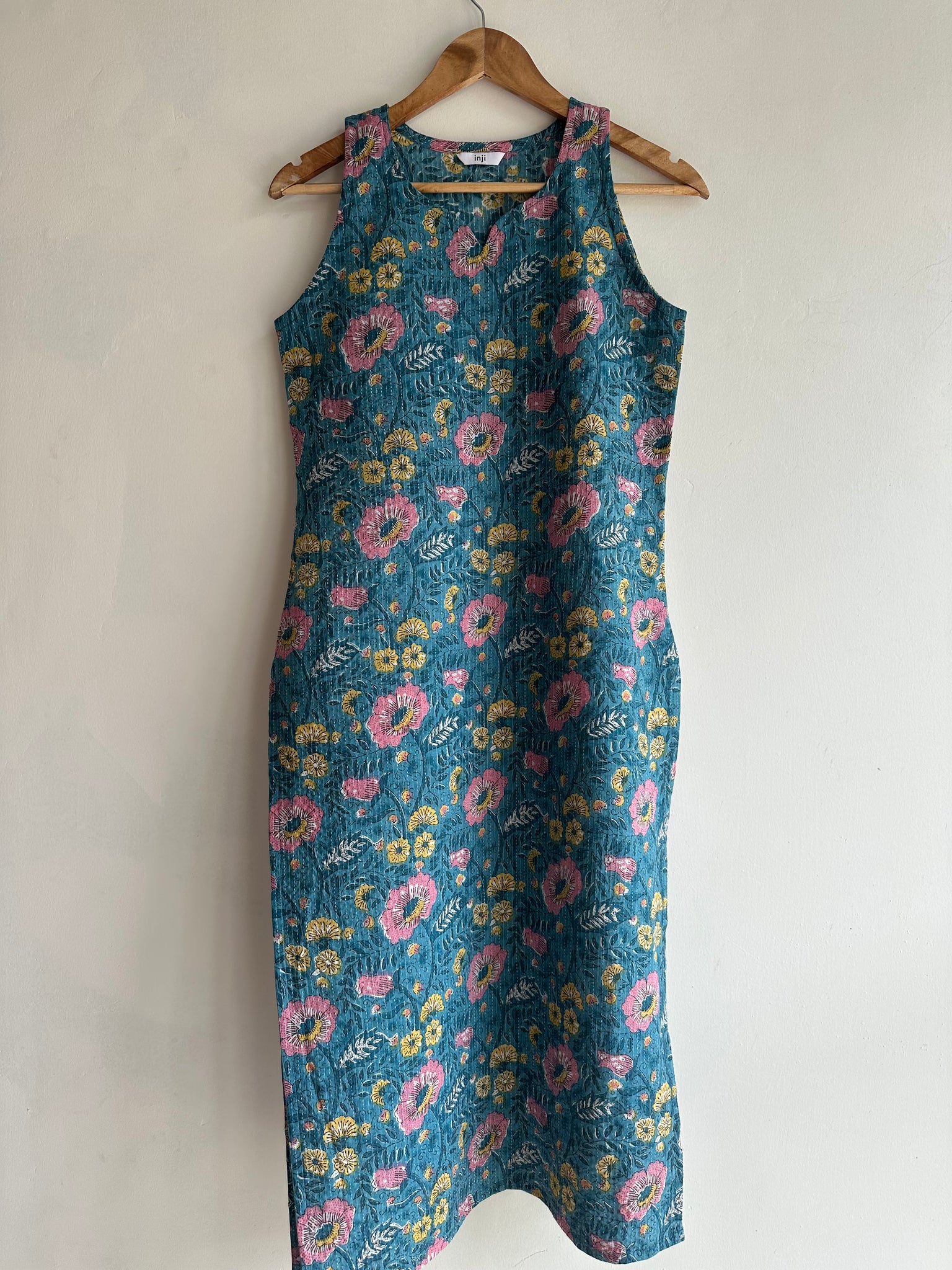 Sleeveless kurta (kantha fabric)