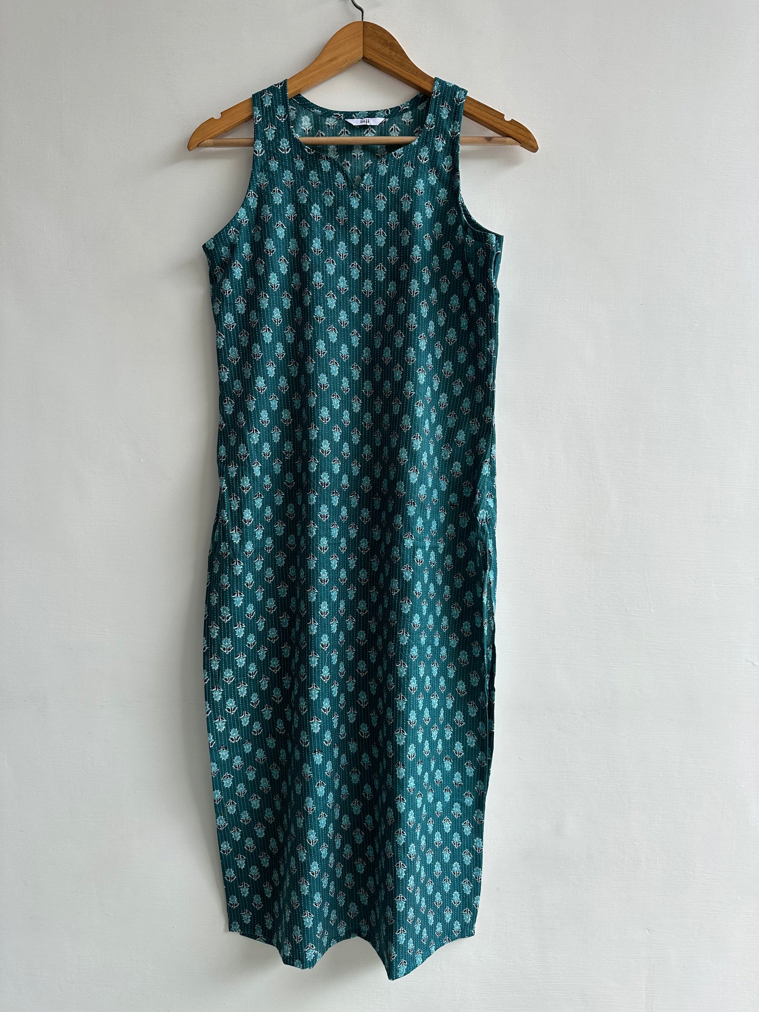 Sleeveless kurta (kantha fabric)