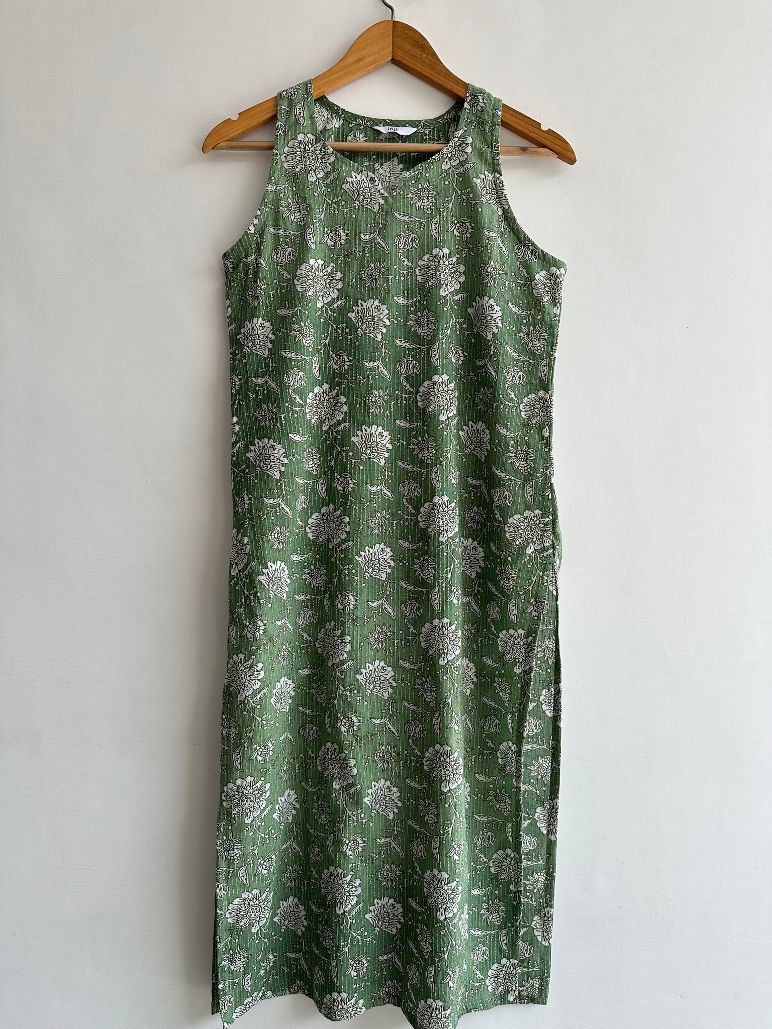 Sleeveless kurta (kantha fabric)