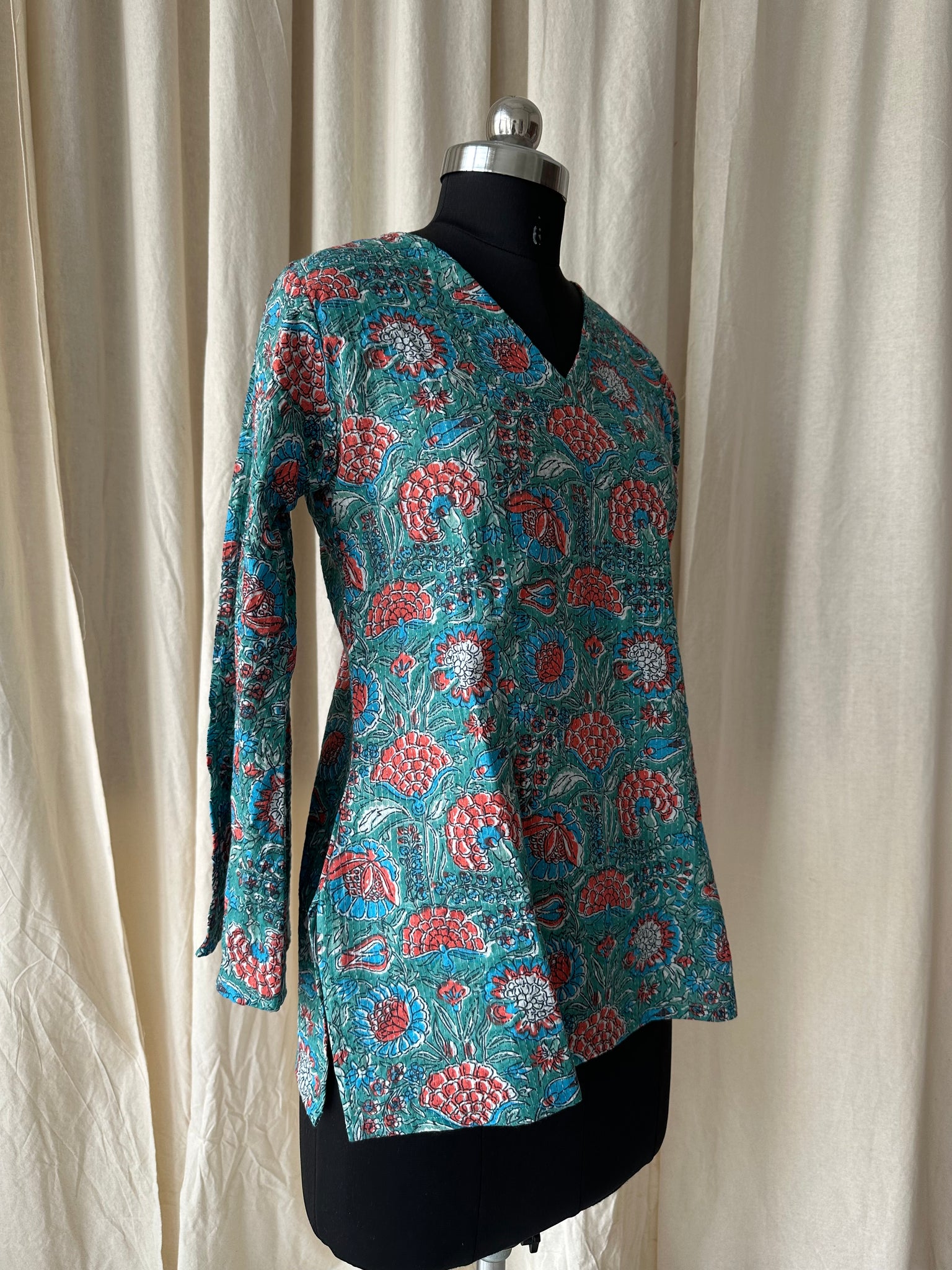 Flared sleeves tunic (kantha fabric)