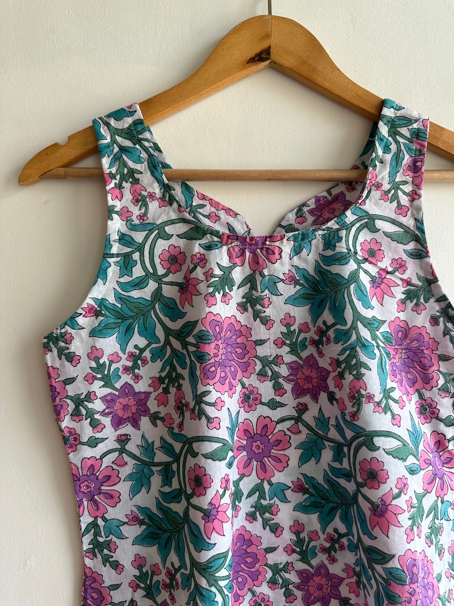 Sleeveless kurti