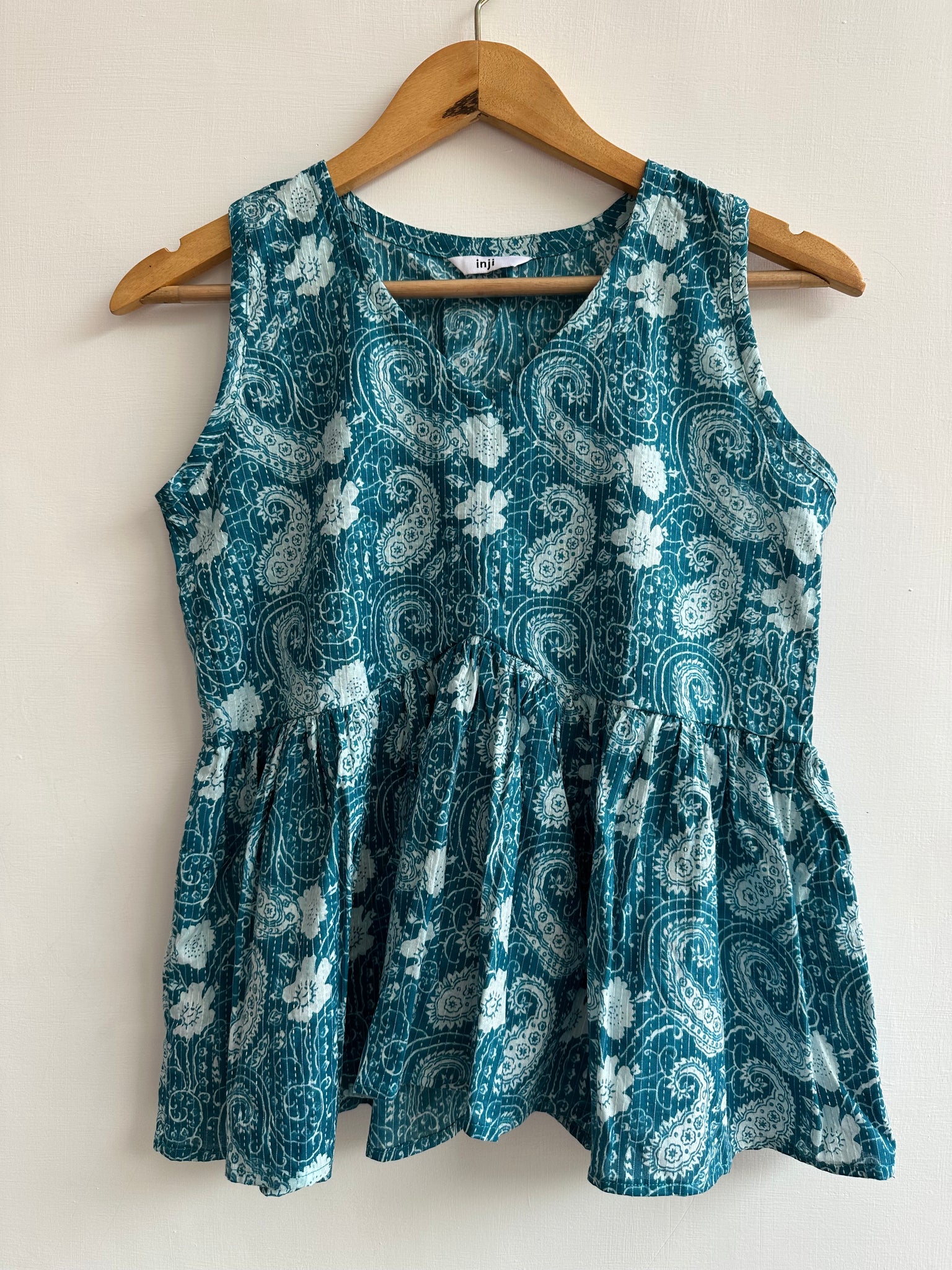 Sleeveless Top in kantha fabric