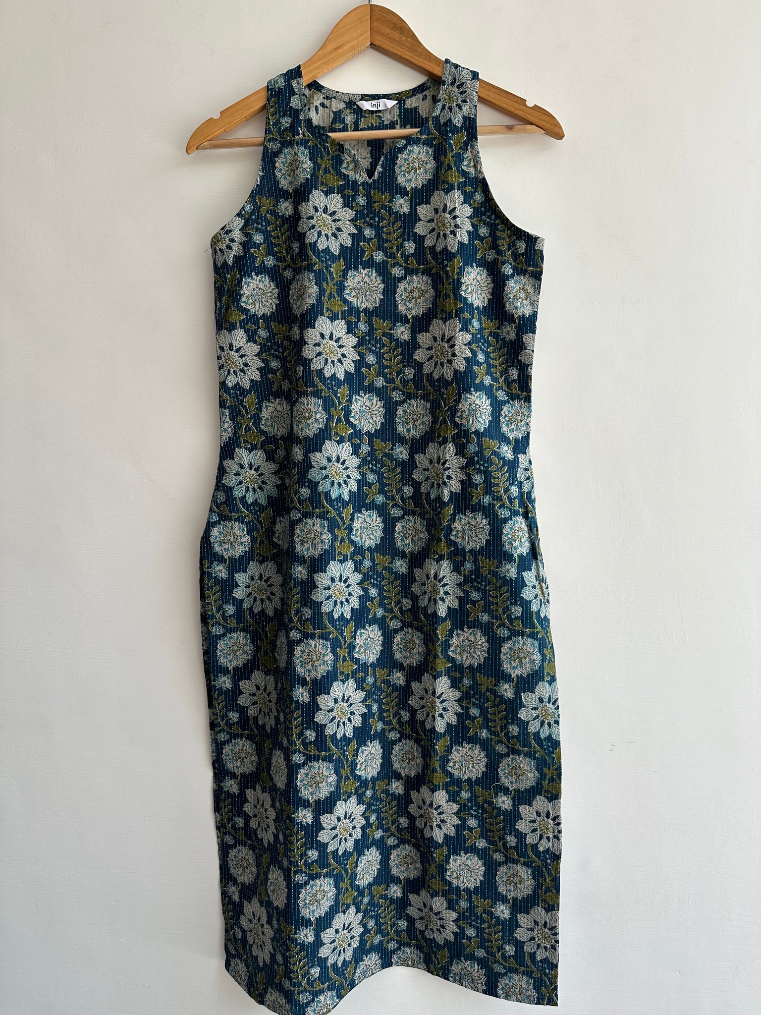 Sleeveless kurta (kantha fabric)