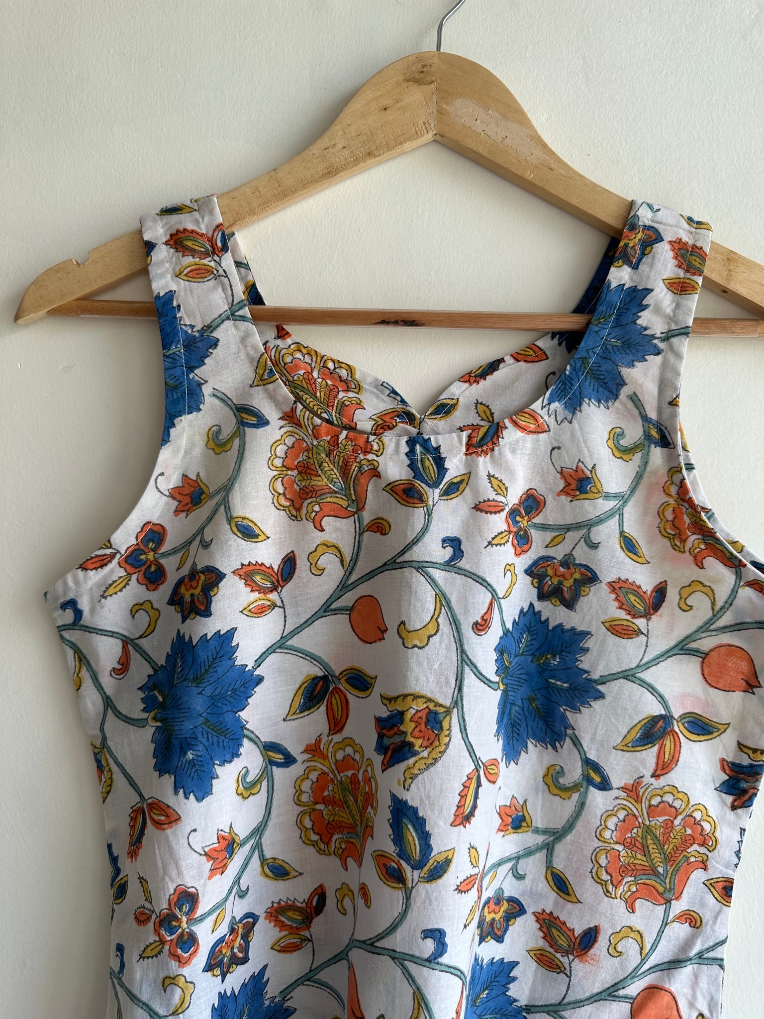 Sleeveless kurti