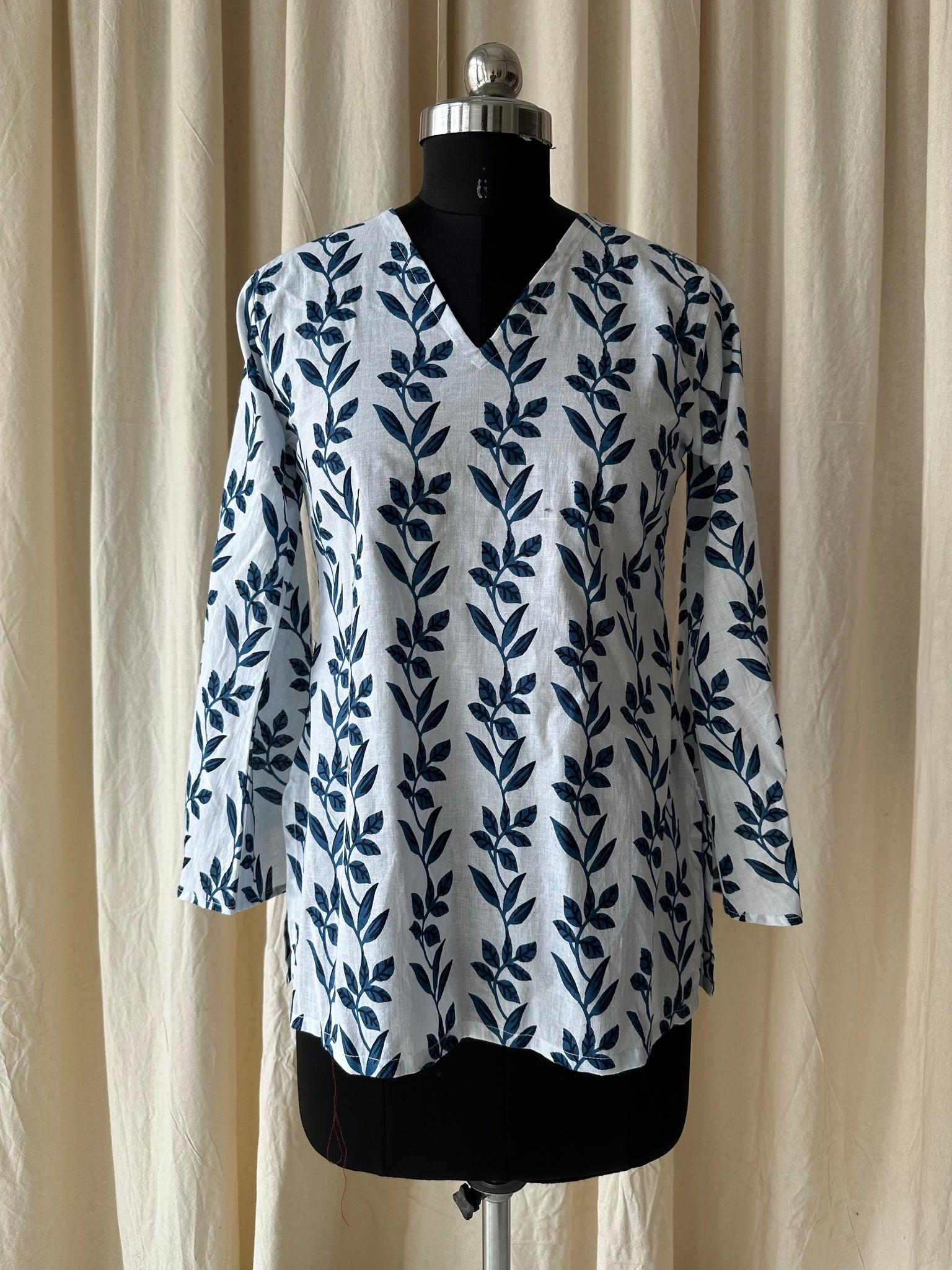 Flared sleeves tunic