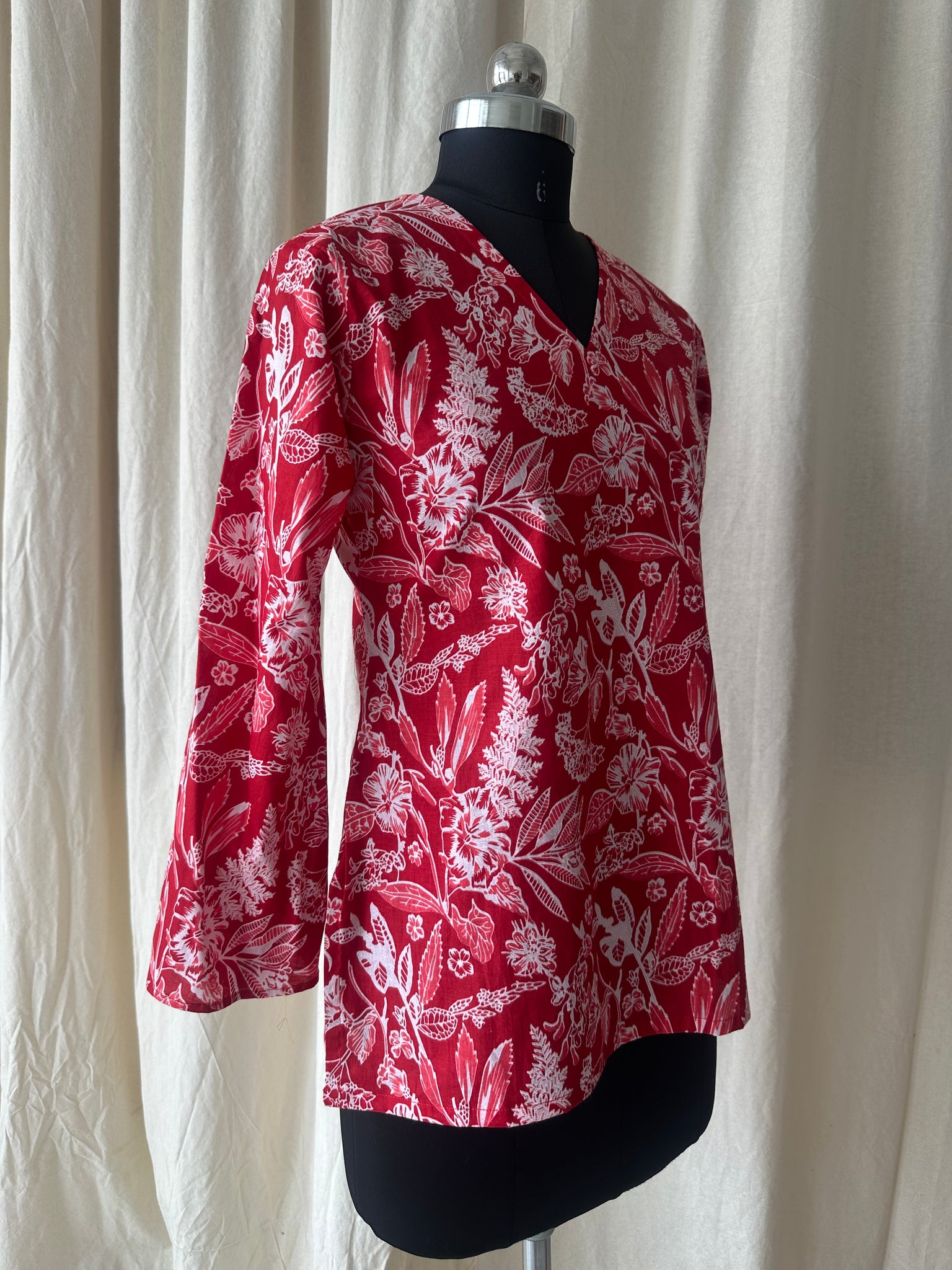Flared sleeves tunic