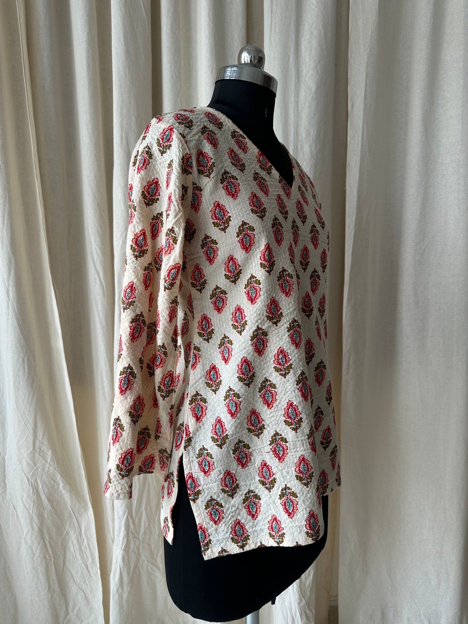 Flared sleeves tunic (kantha fabric)