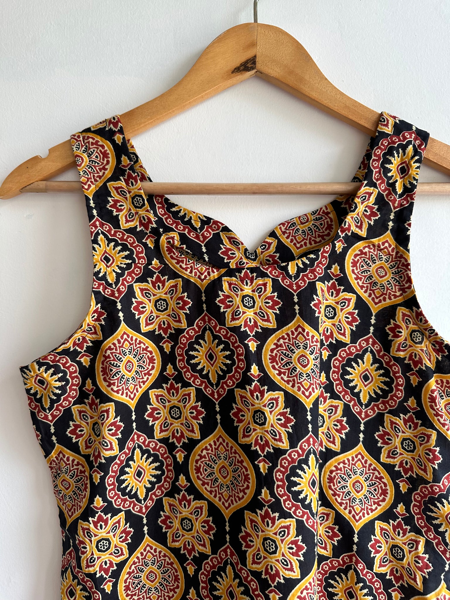 Sleeveless kurti