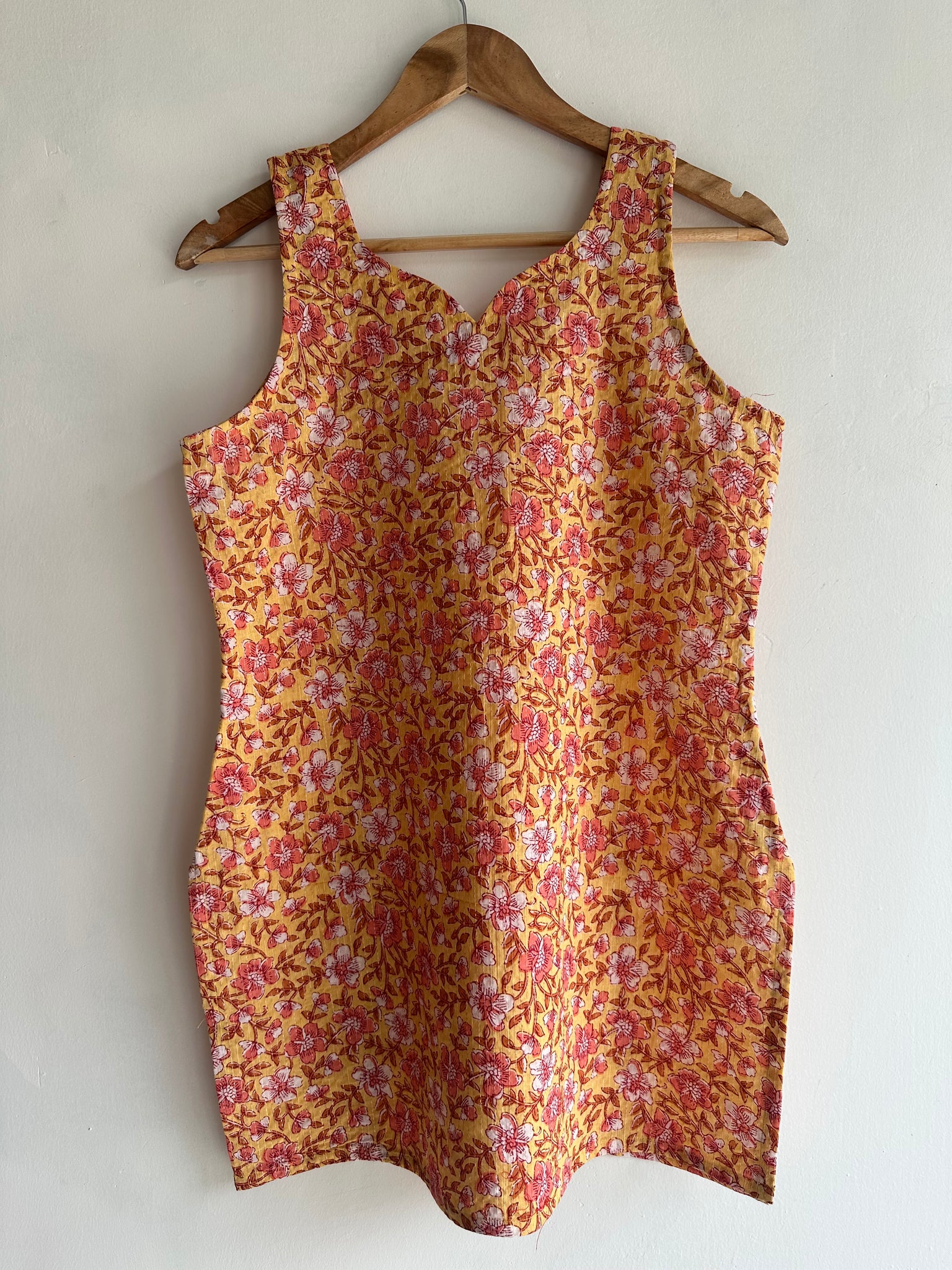 Sleeveless kurti