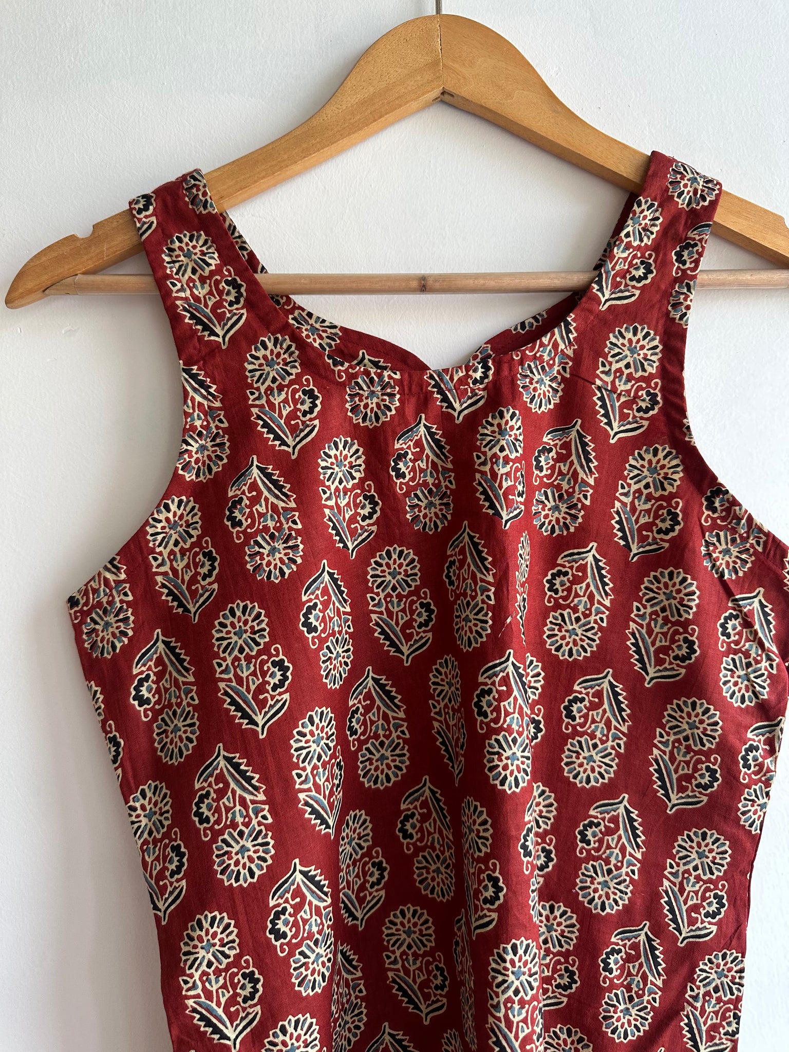 Sleeveless kurti
