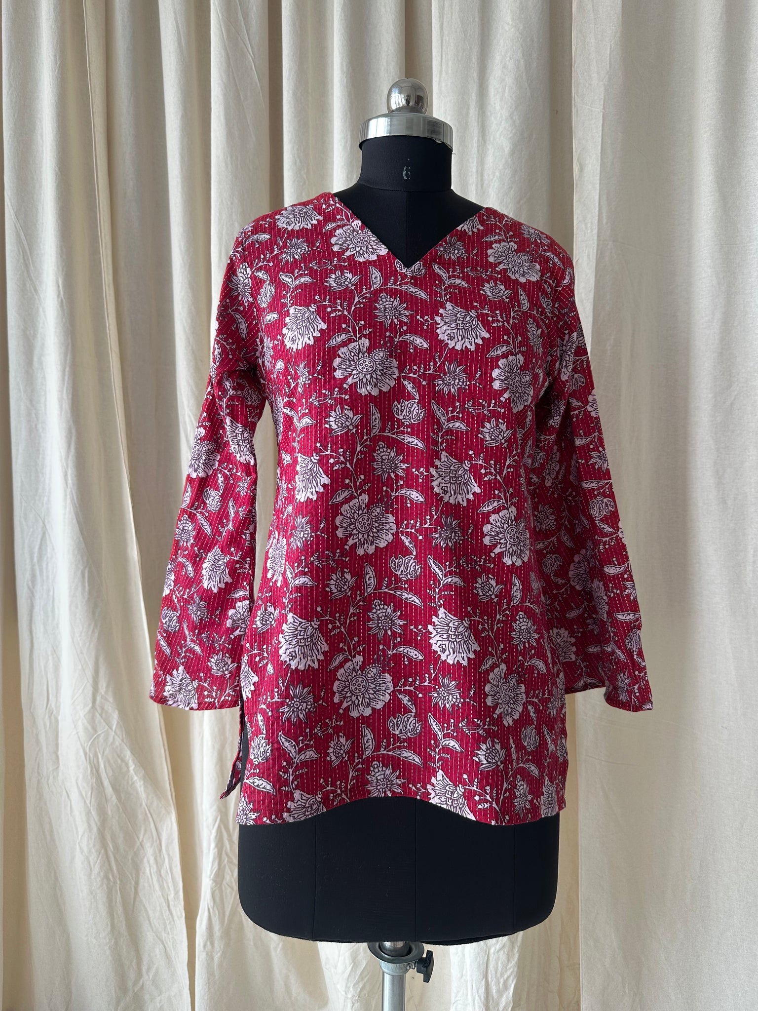 Flared sleeves tunic (kantha fabric)