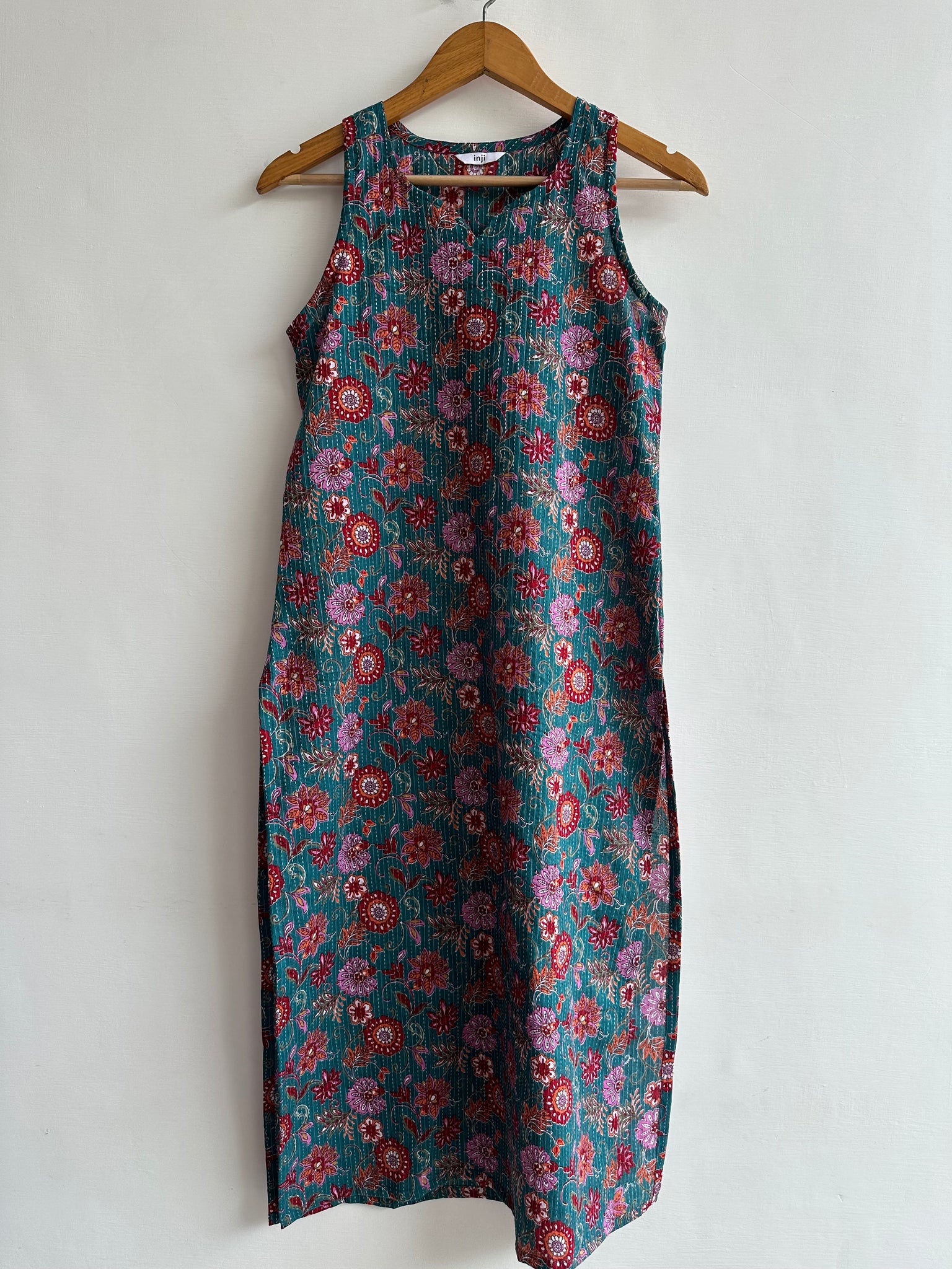 Sleeveless kurta (kantha fabric)