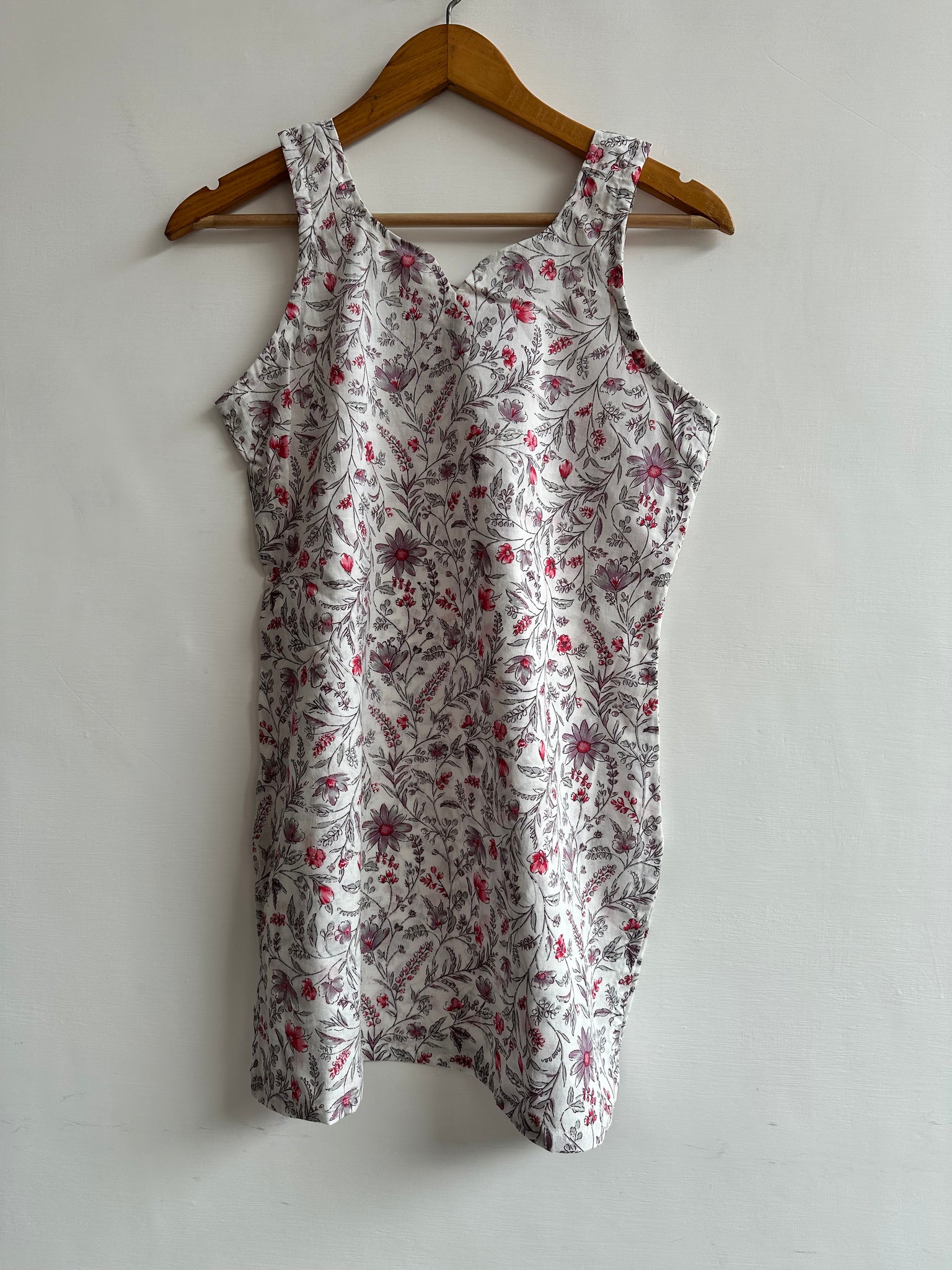 Sleeveless kurti