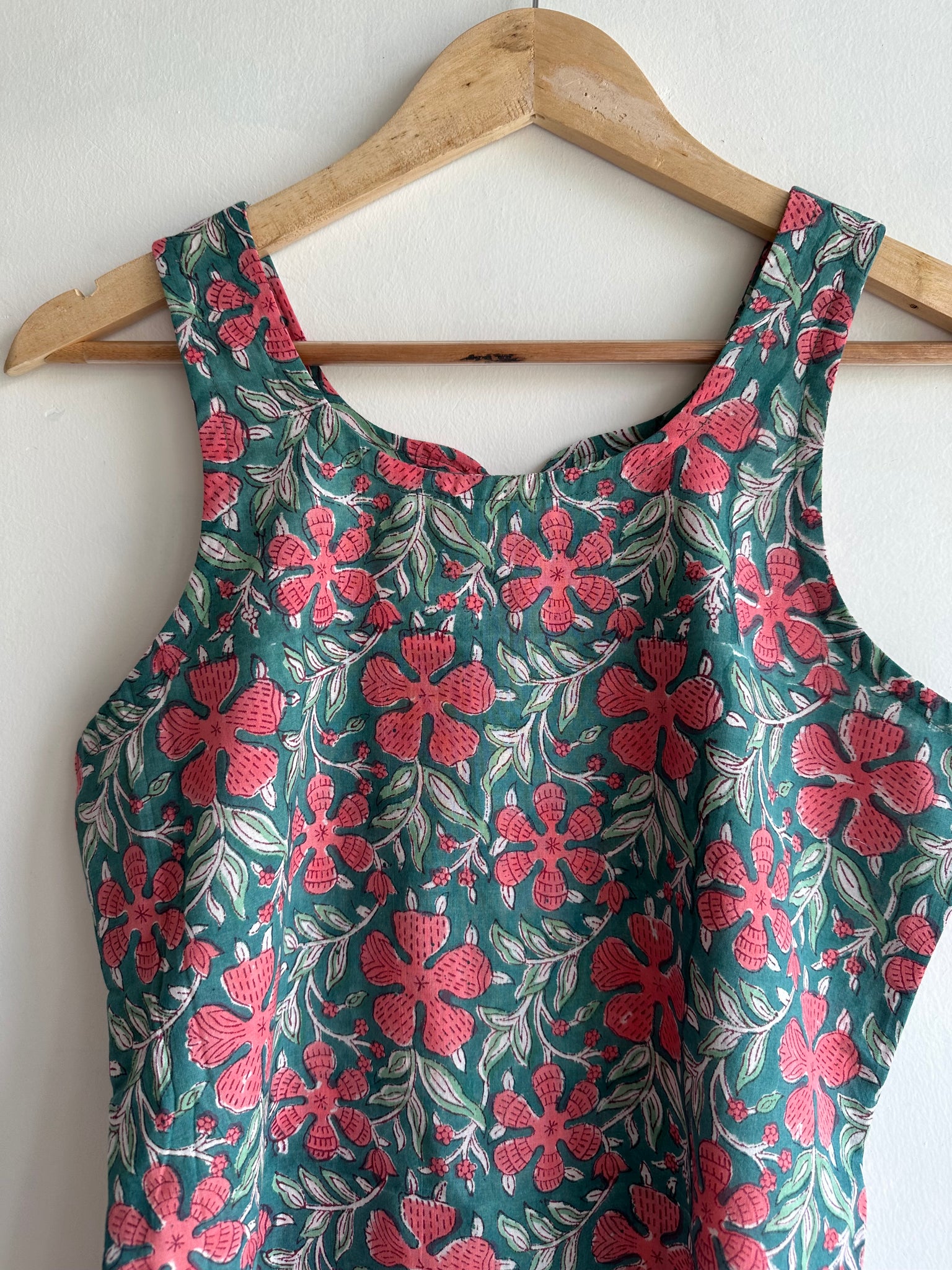 Sleeveless kurti