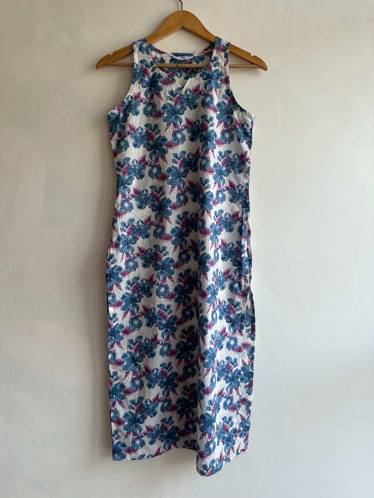 Sleeveless kurta