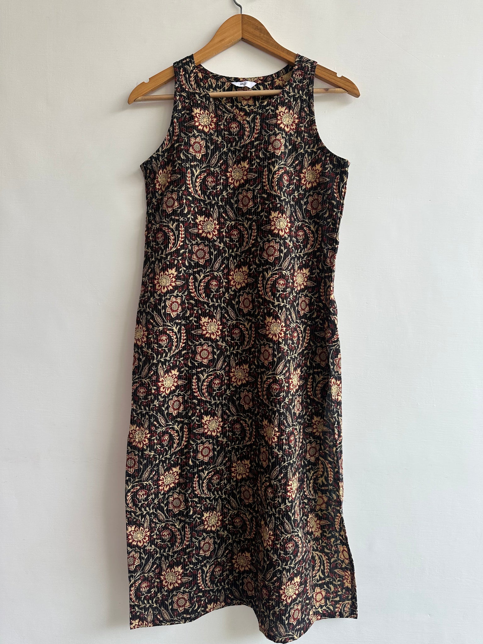 Sleeveless kurta (kantha fabric)