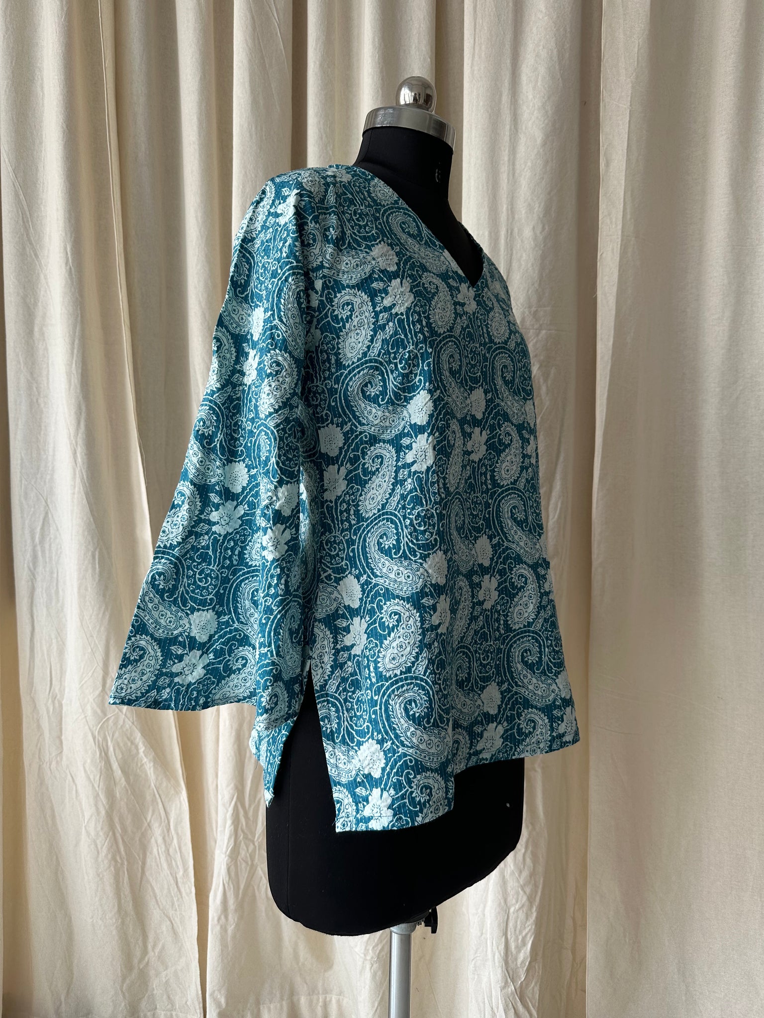 Flared sleeves tunic (kantha fabric)
