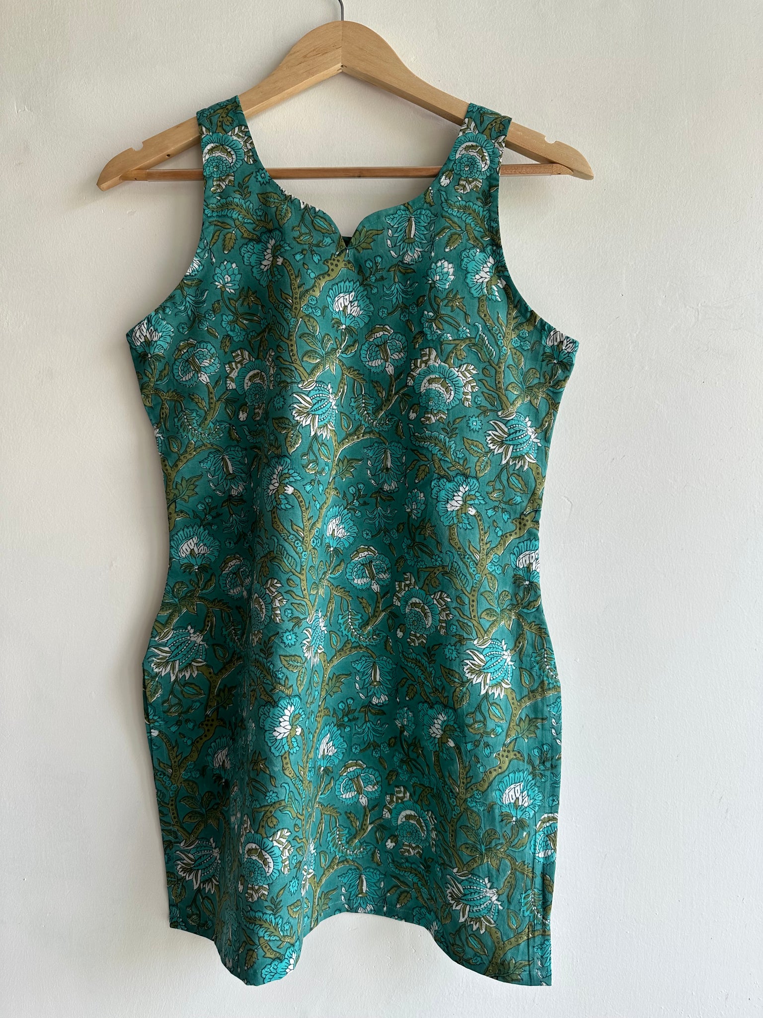 Sleeveless kurti