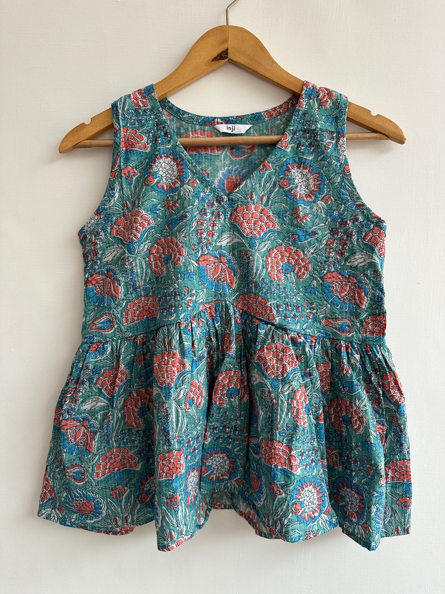 Sleeveless Top in kantha fabric