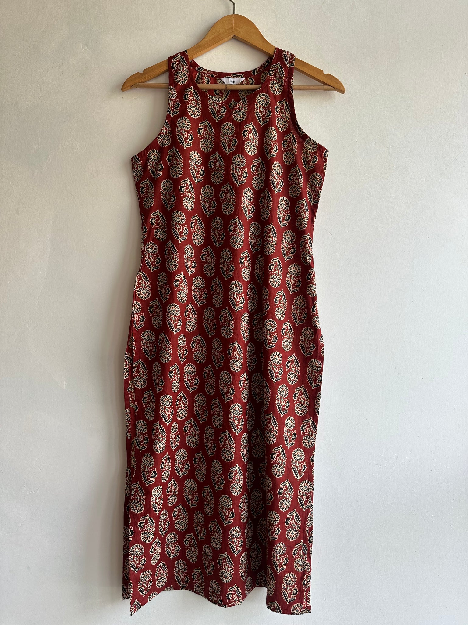 Sleeveless kurta