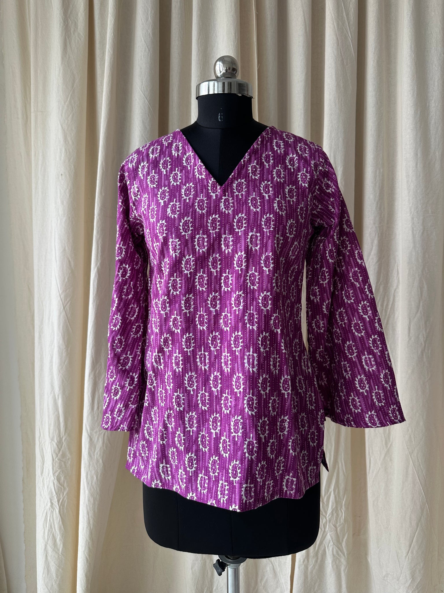 Flared sleeves tunic (kantha fabric)