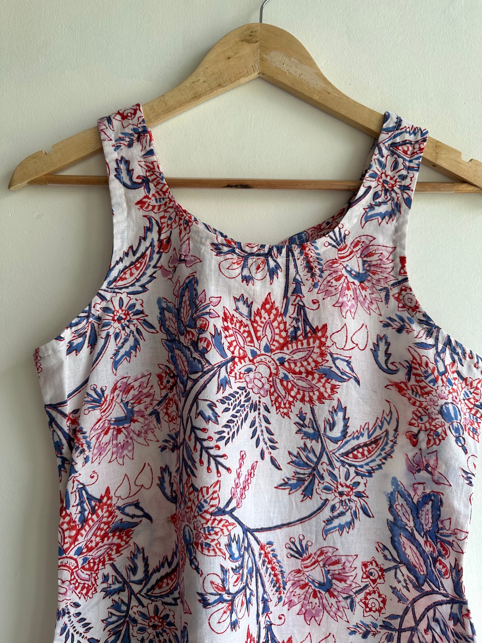 Sleeveless kurti