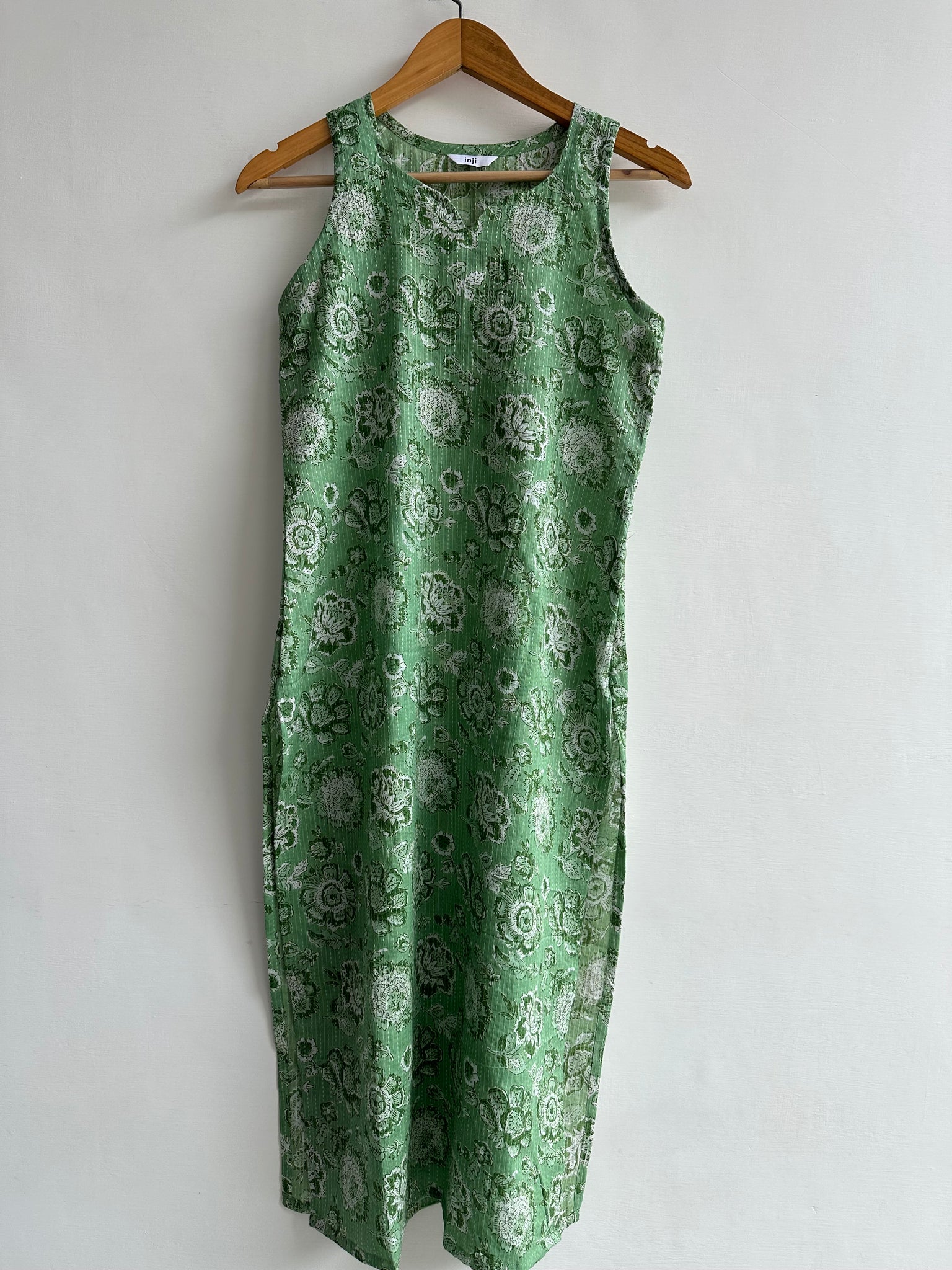 Sleeveless kurta (kantha fabric)