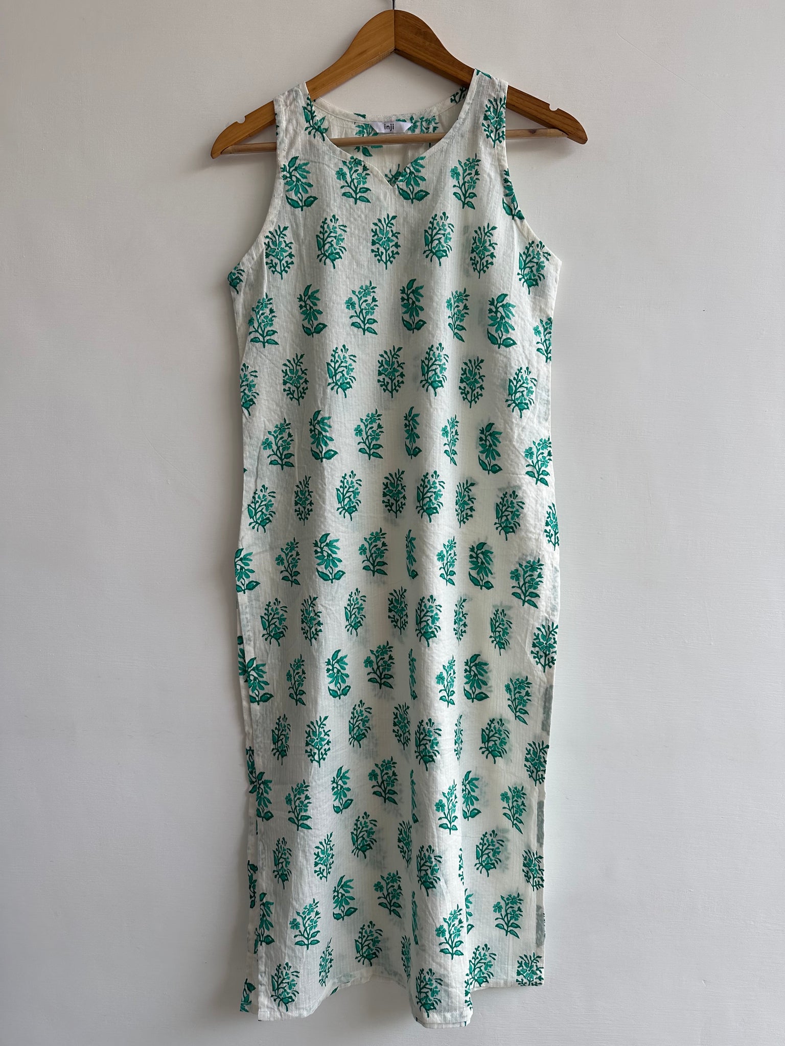 Sleeveless kurta (kantha fabric)