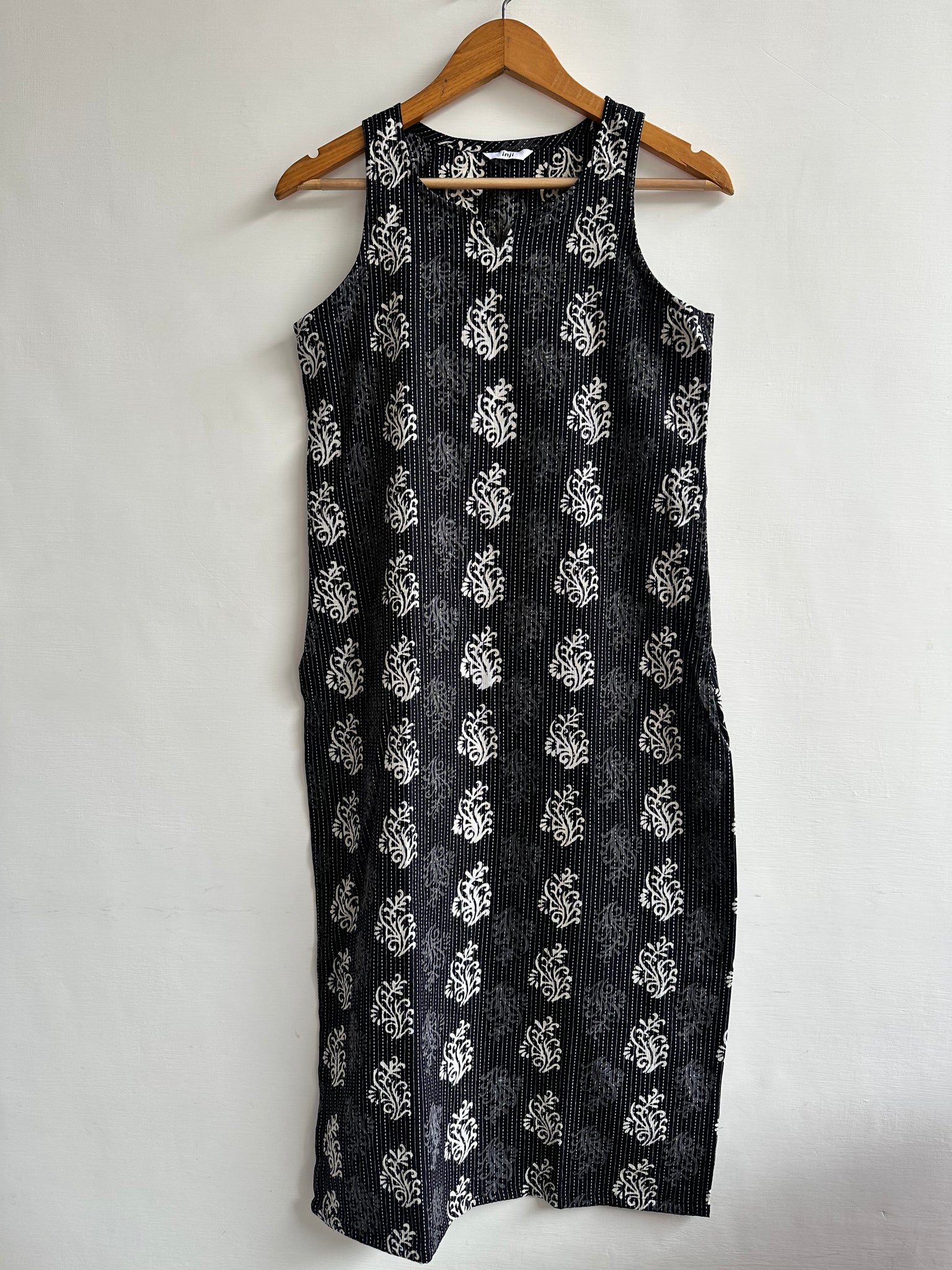 Sleeveless kurta (kantha fabric)