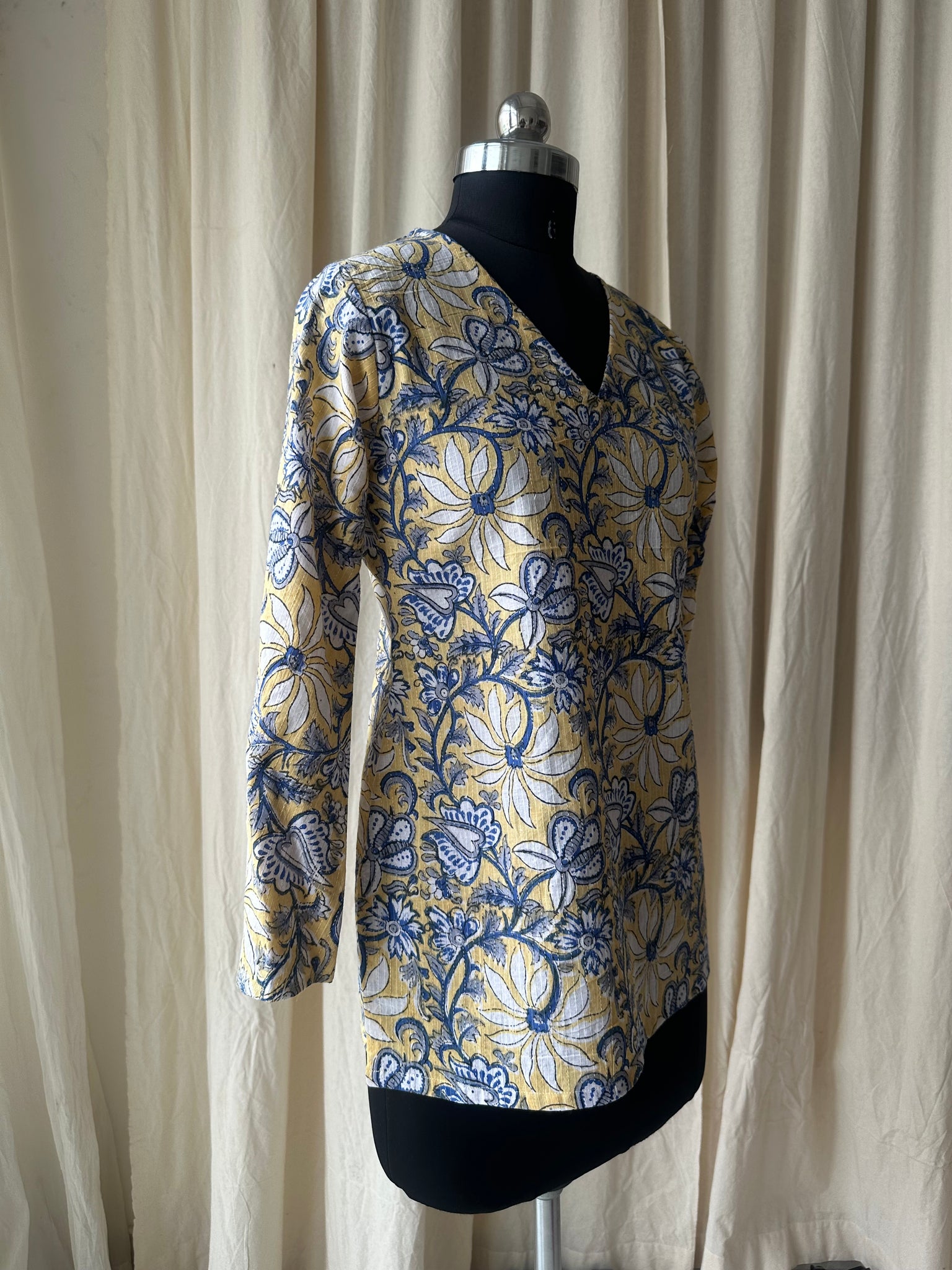 Flared sleeves tunic (kantha fabric)