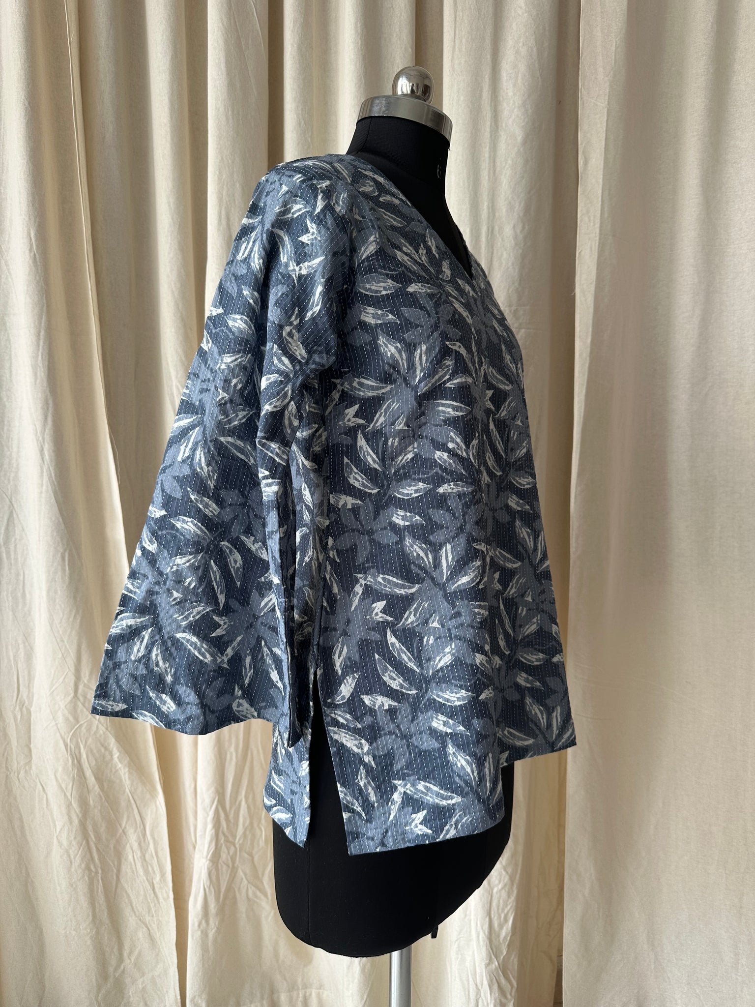 Flared sleeves tunic (kantha fabric)