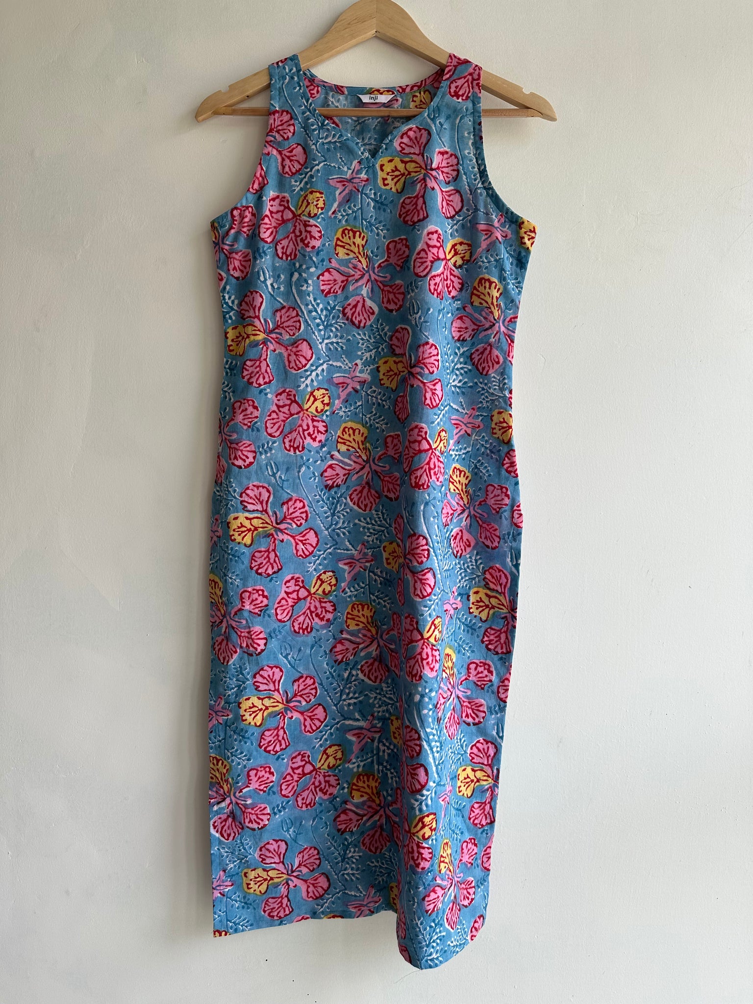 Sleeveless kurta
