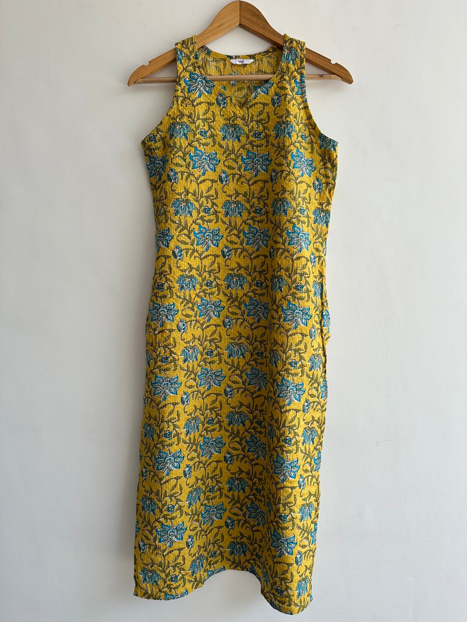 Sleeveless kurta (kantha fabric)