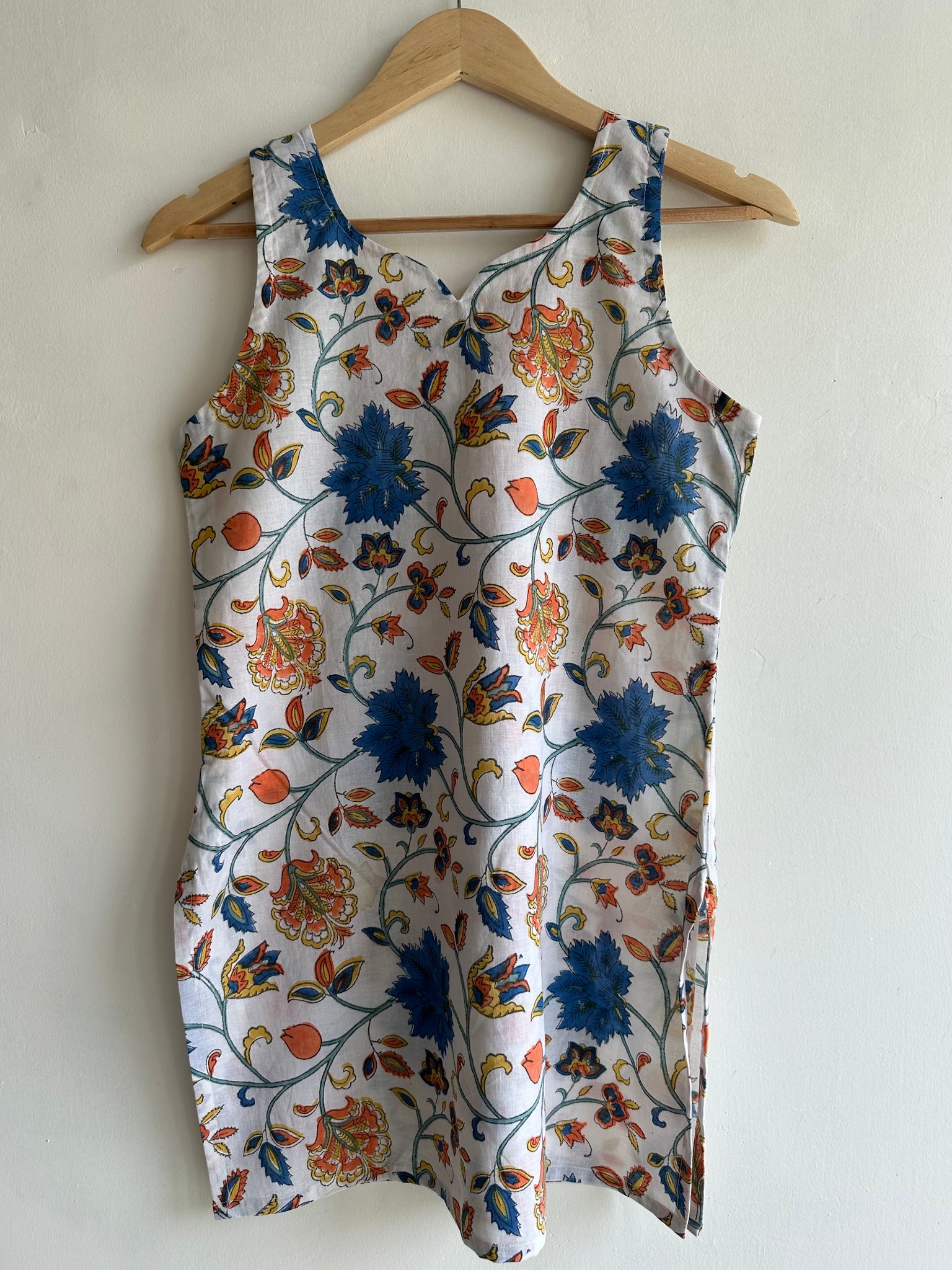 Sleeveless kurti