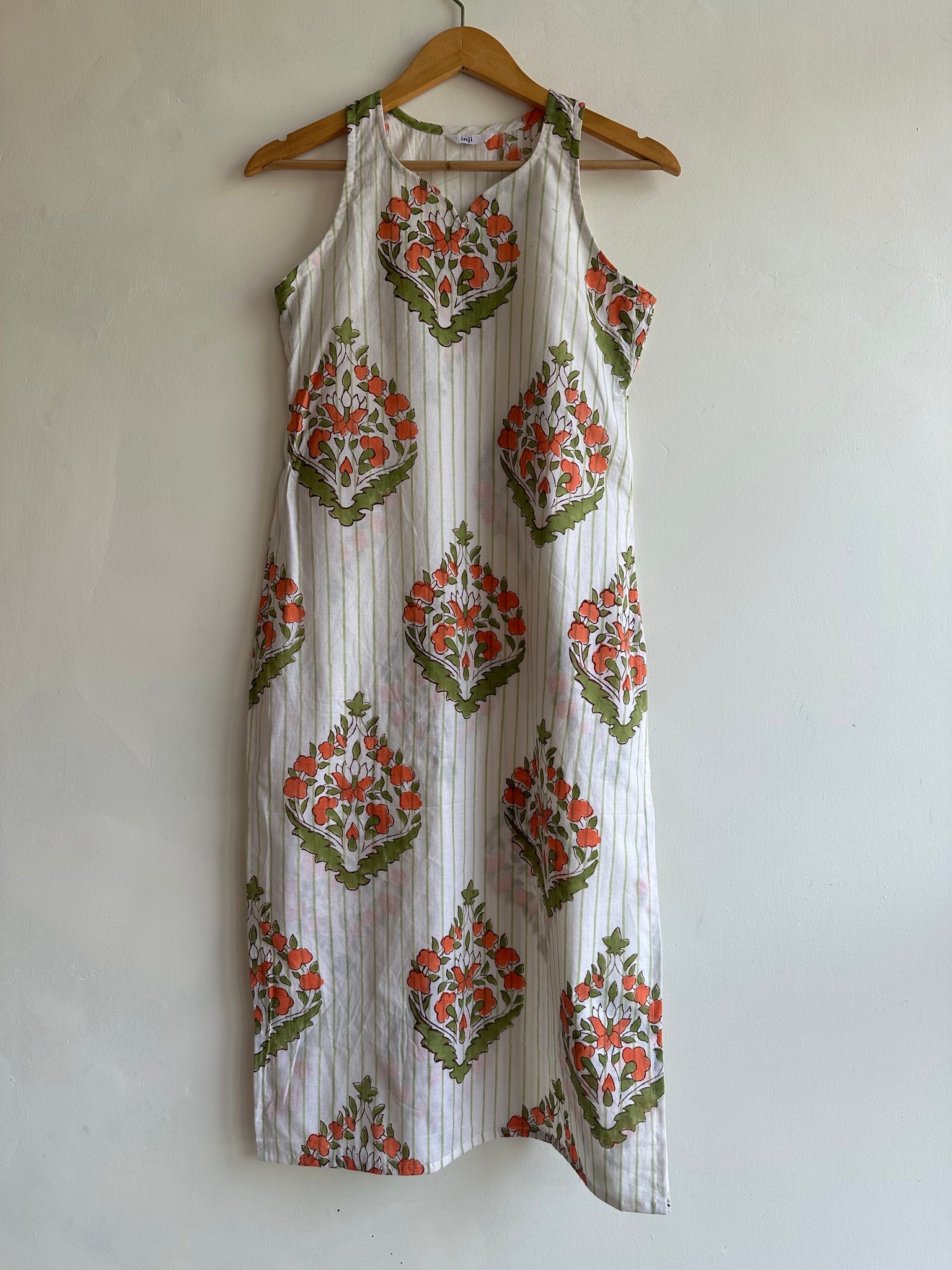 Sleeveless kurta